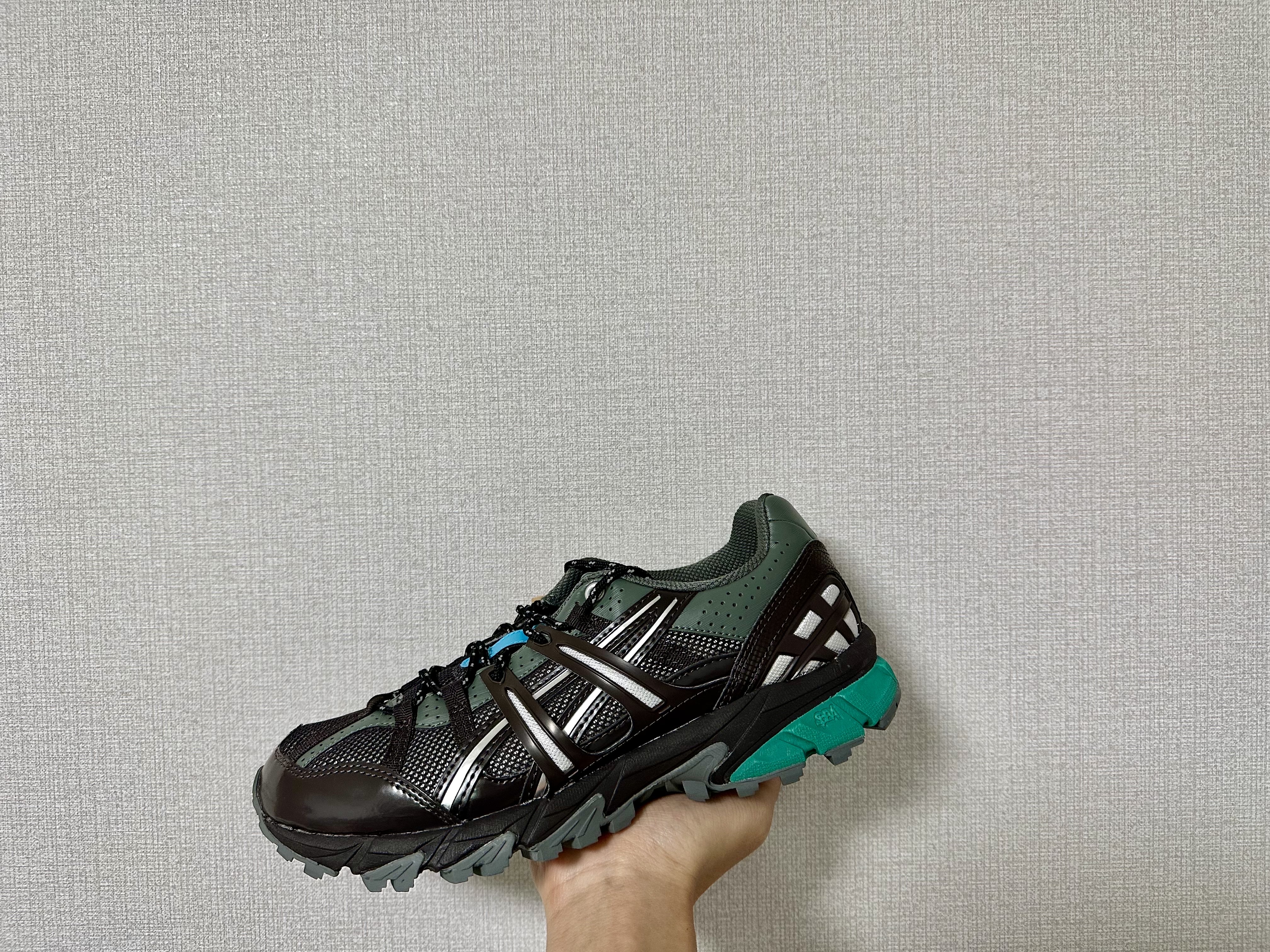 (W) Asics x Matin Kim Gel-Sonoma 15-50 Black Pure Silver 착용 스타일 - 2