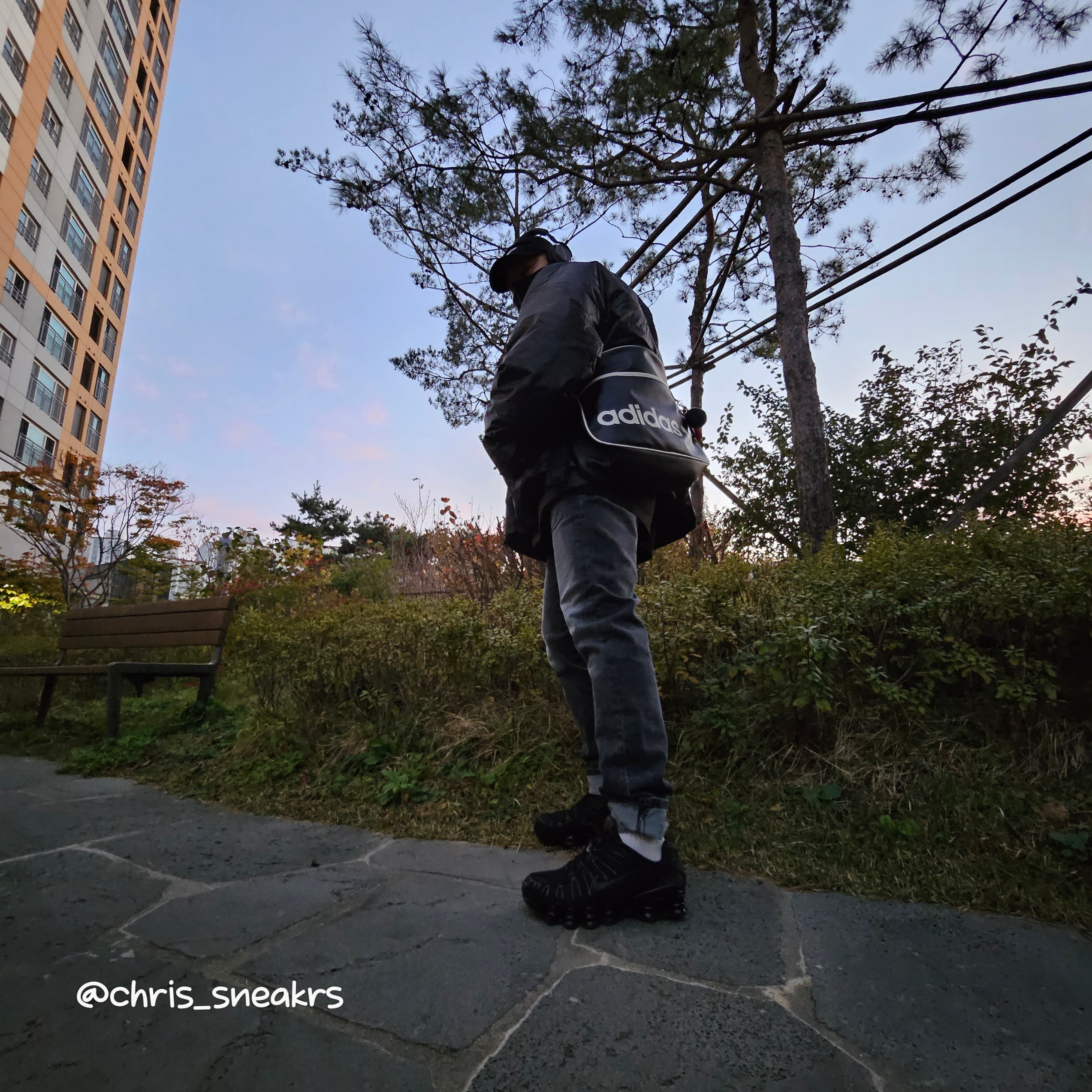 Yeezy Gap Engineered By Balenciaga Mock Neck Pullover Puffer Black, (W) Nike Shox TL Black and Max Orange 착용 스타일 - 2