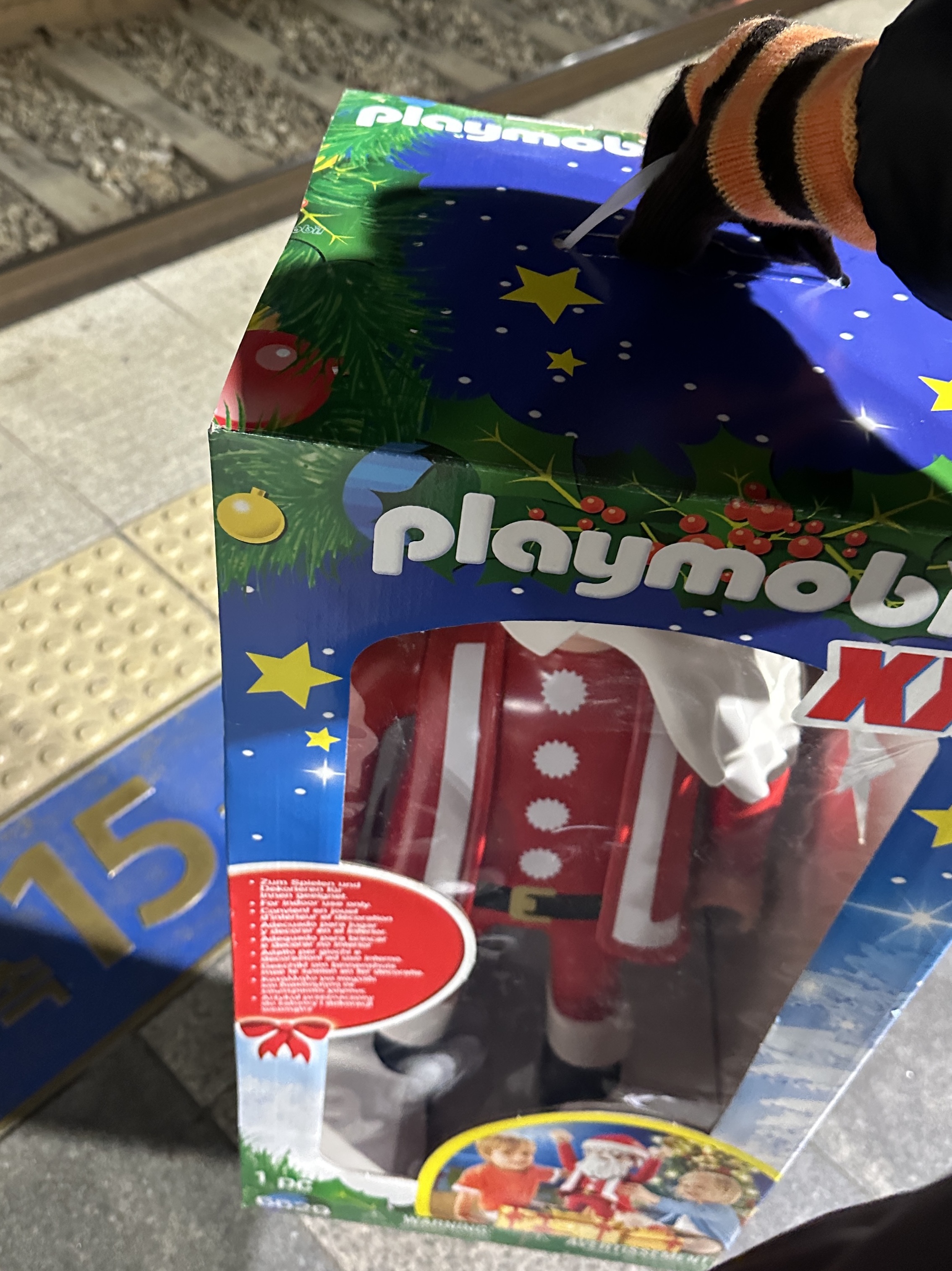 Playmobil Santa XXL 착용 스타일