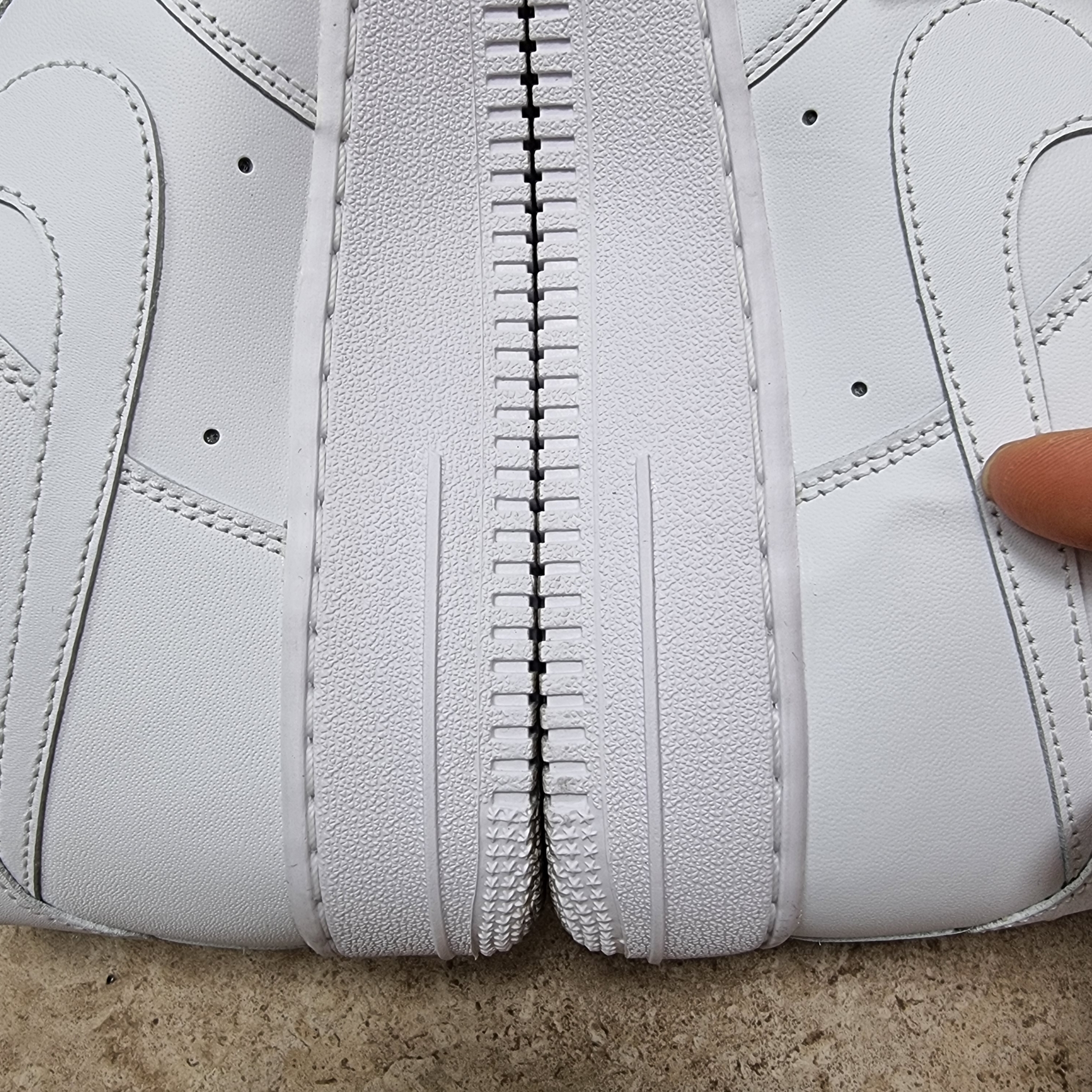 Nike Air Force 1 '07 Low White 착용 스타일 - 2