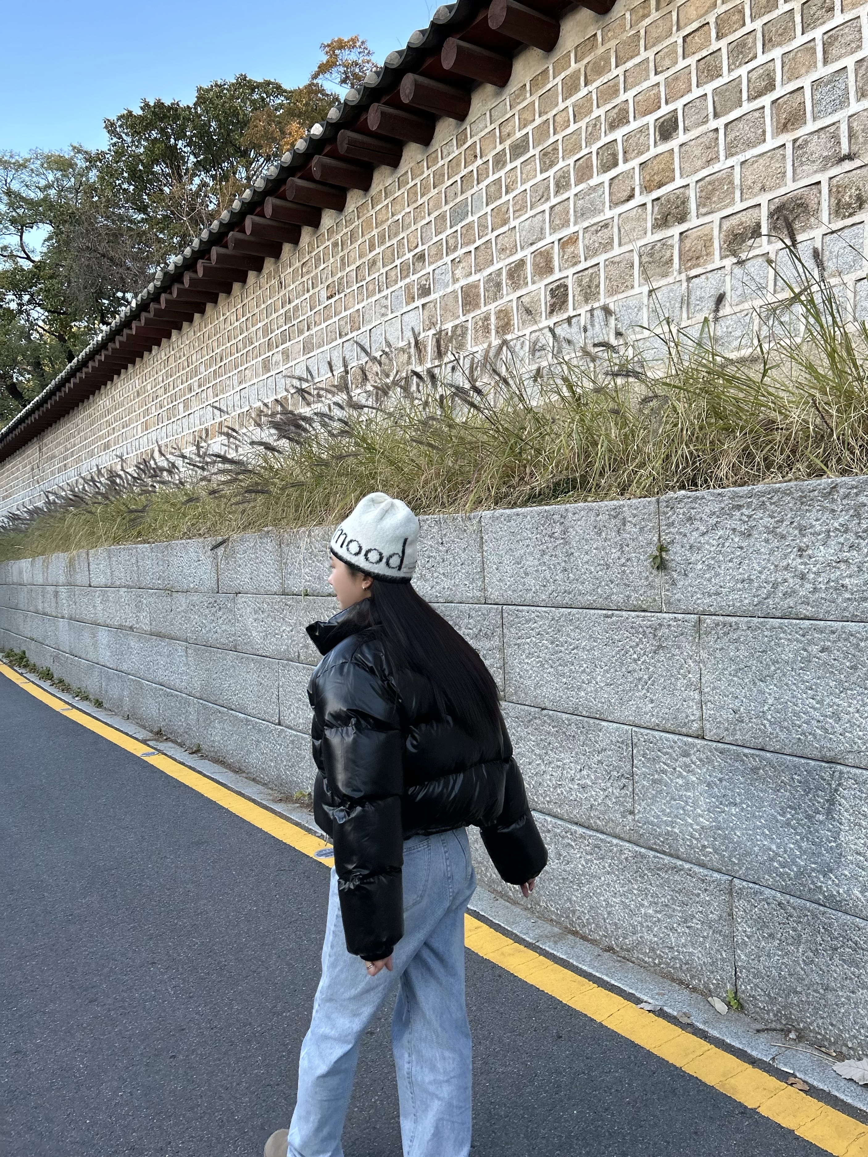 (W) UGG Classic Ultra Mini Boots Antilope 착용 스타일 - 4
