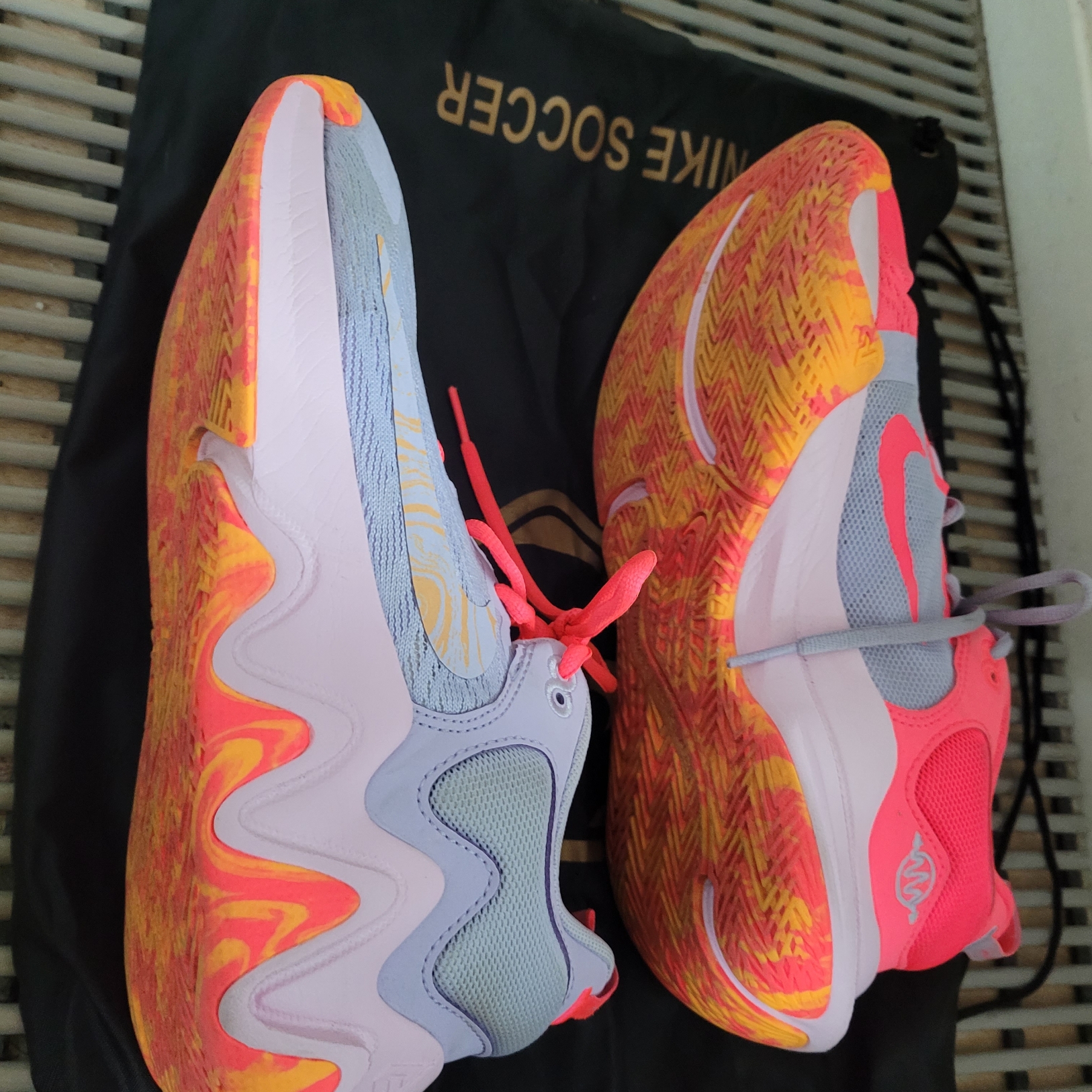 Nike Giannis Immortality 2 Hot Punch Laser Orange 착용 스타일 - 2