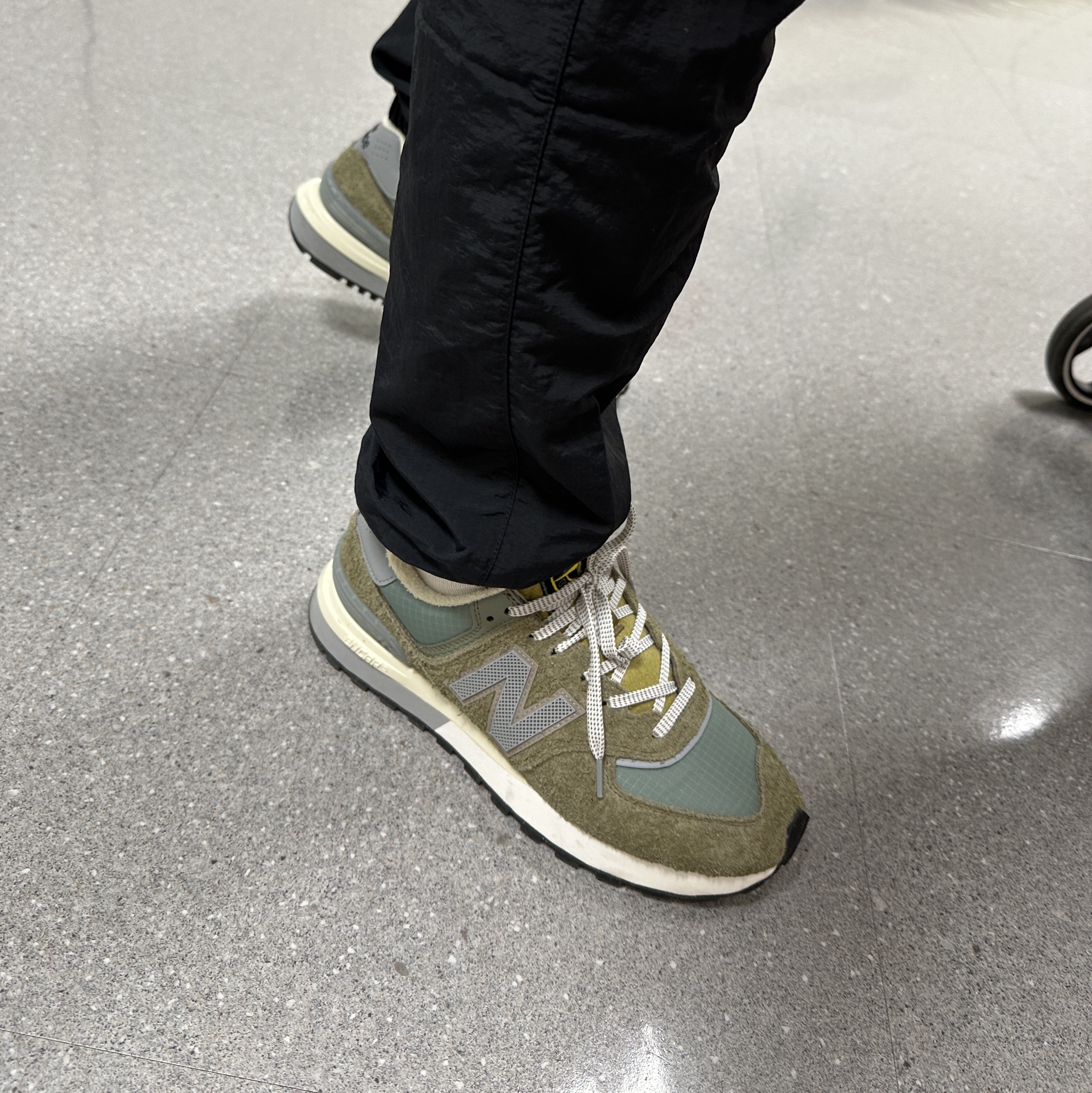New Balance x Stone Island 574 Legacy Green 착용 스타일