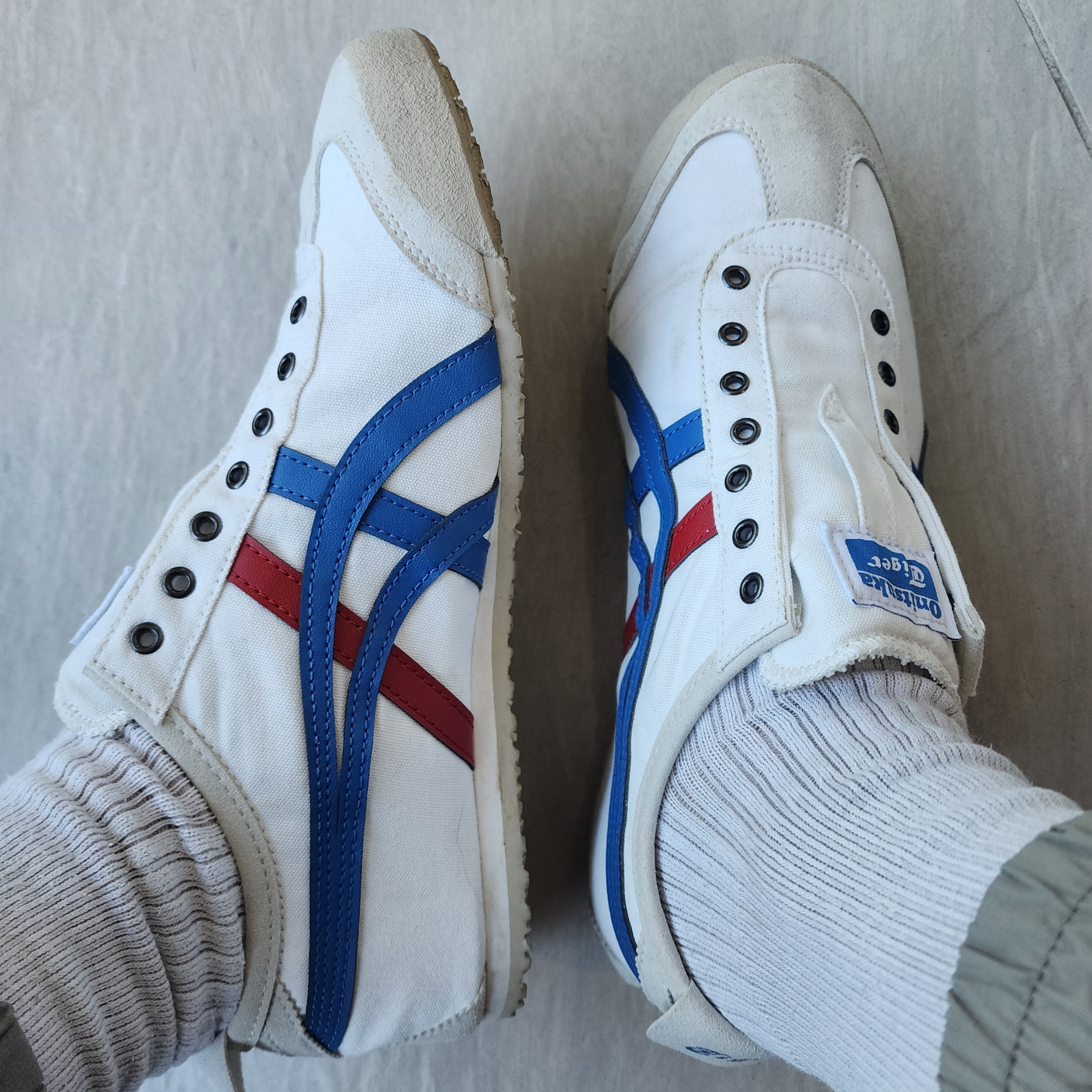 Onitsuka Tiger Mexico 66 Slip-On White Tricolor 착용 스타일