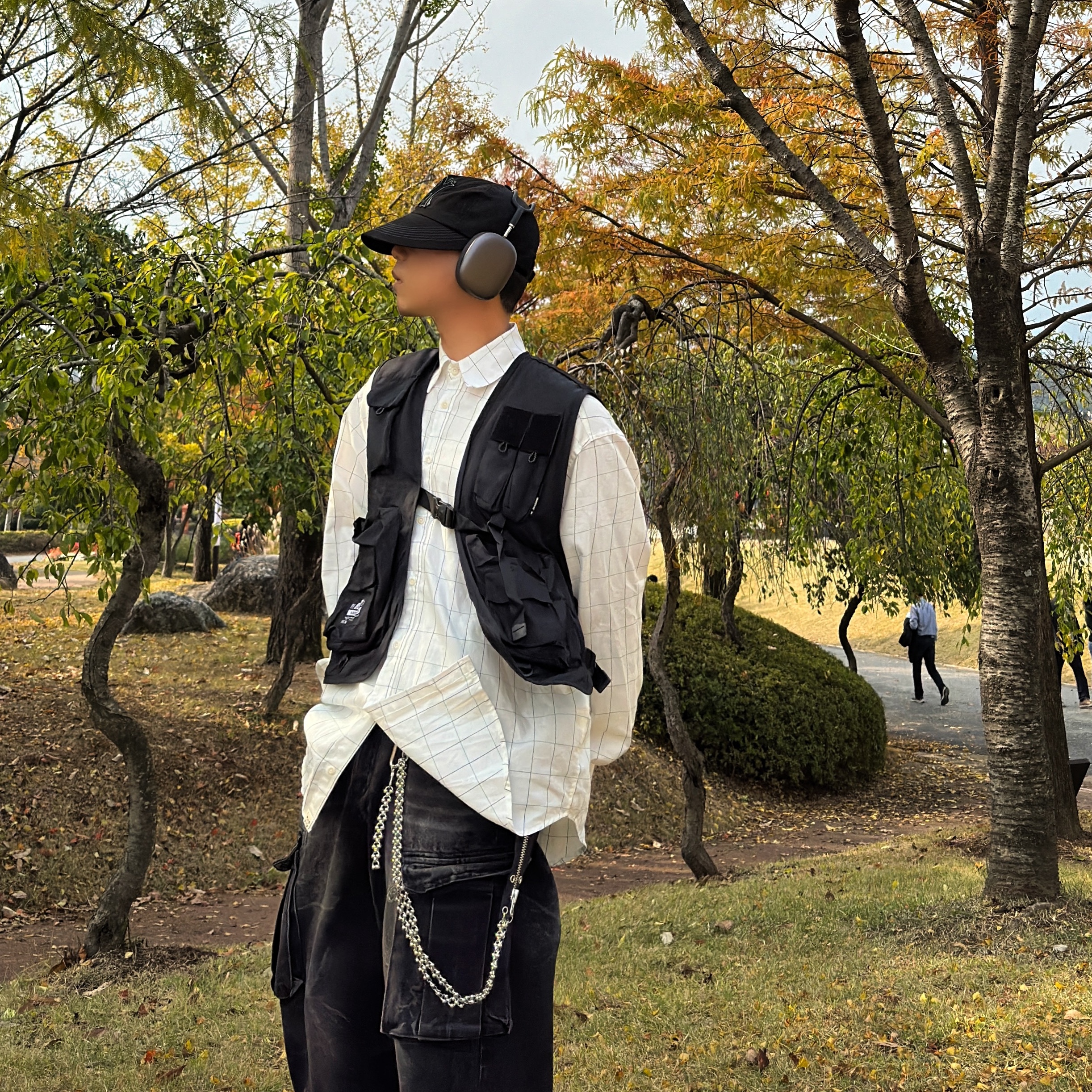 Apple AirPods Max Lightning Space Gray (Korean Ver.), Balenciaga 3XL Sneakers White Red 착용 스타일 - 4