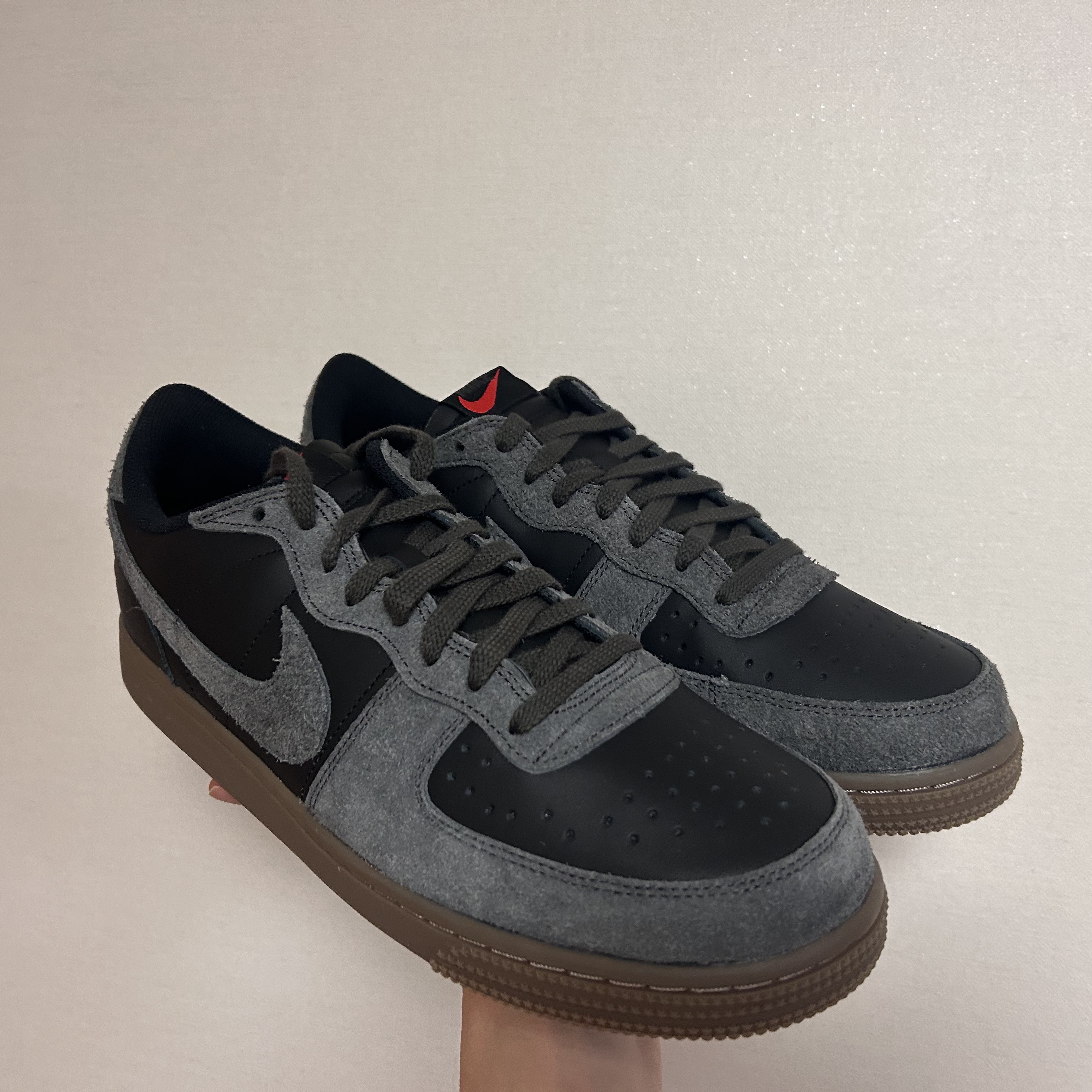 Nike Terminator Low Black Medium Ash 착용 스타일 - 2
