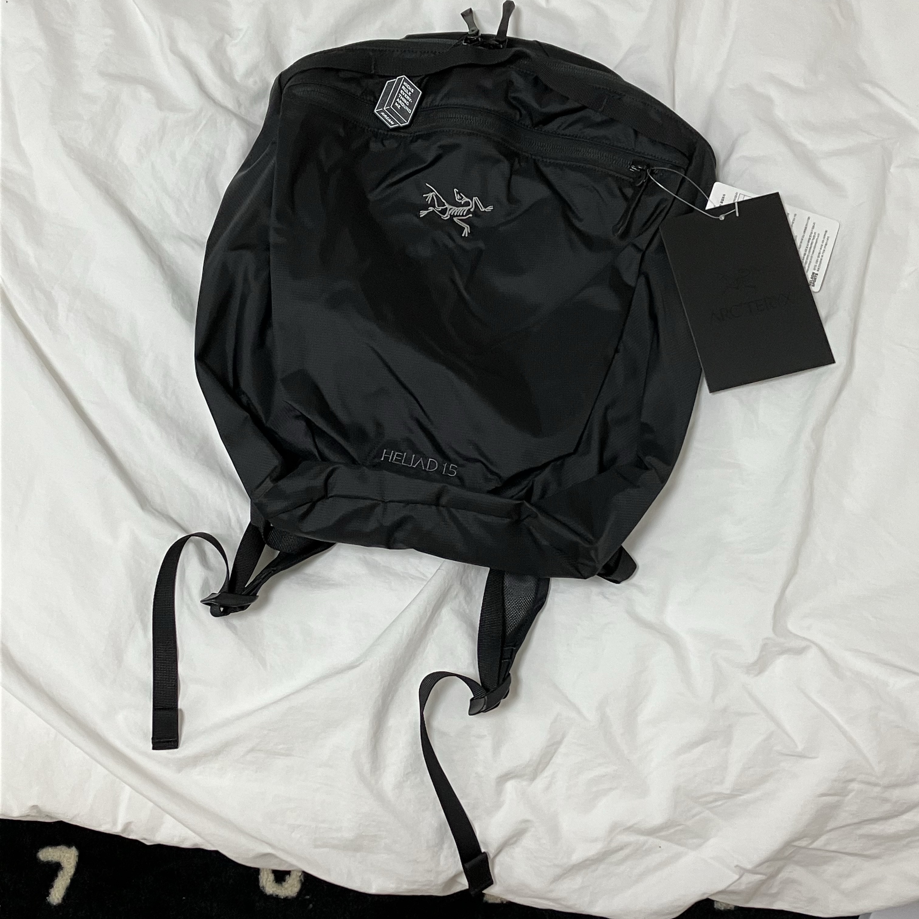 Arc'teryx Heliad 15 Backpack Black 착용 스타일
