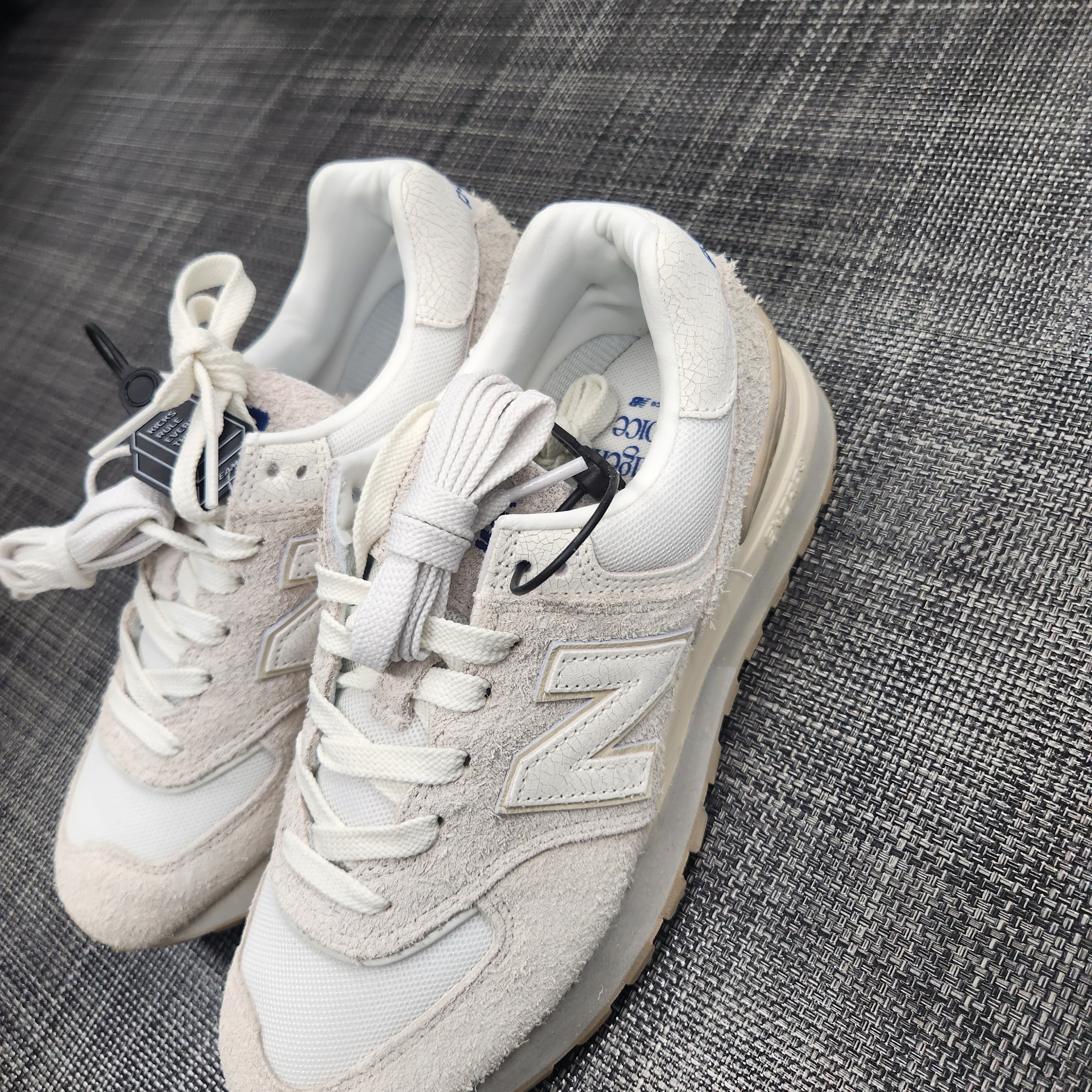 New Balance x Recto 574 Ash Cream Legacy 착용 스타일 - 4