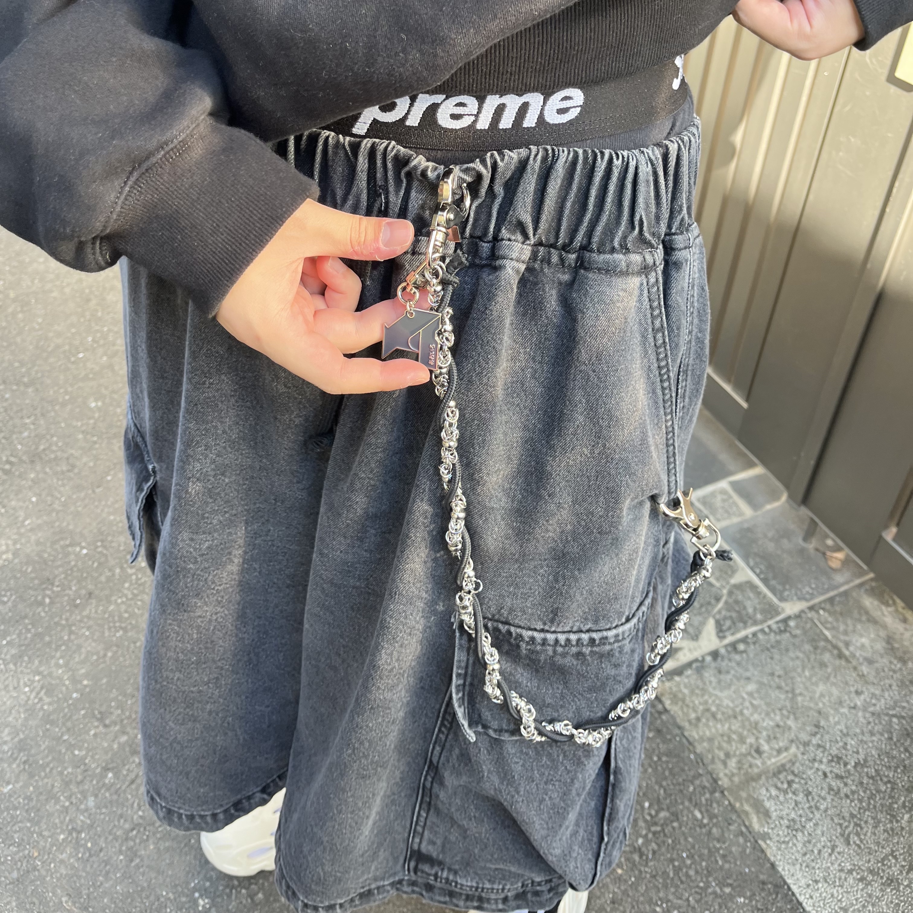 Punch Drunk Parties Circle Logo Oversized Hoodie Black, Supreme Hanes Boxer Briefs Black (4 Pack) 착용 스타일 - 3
