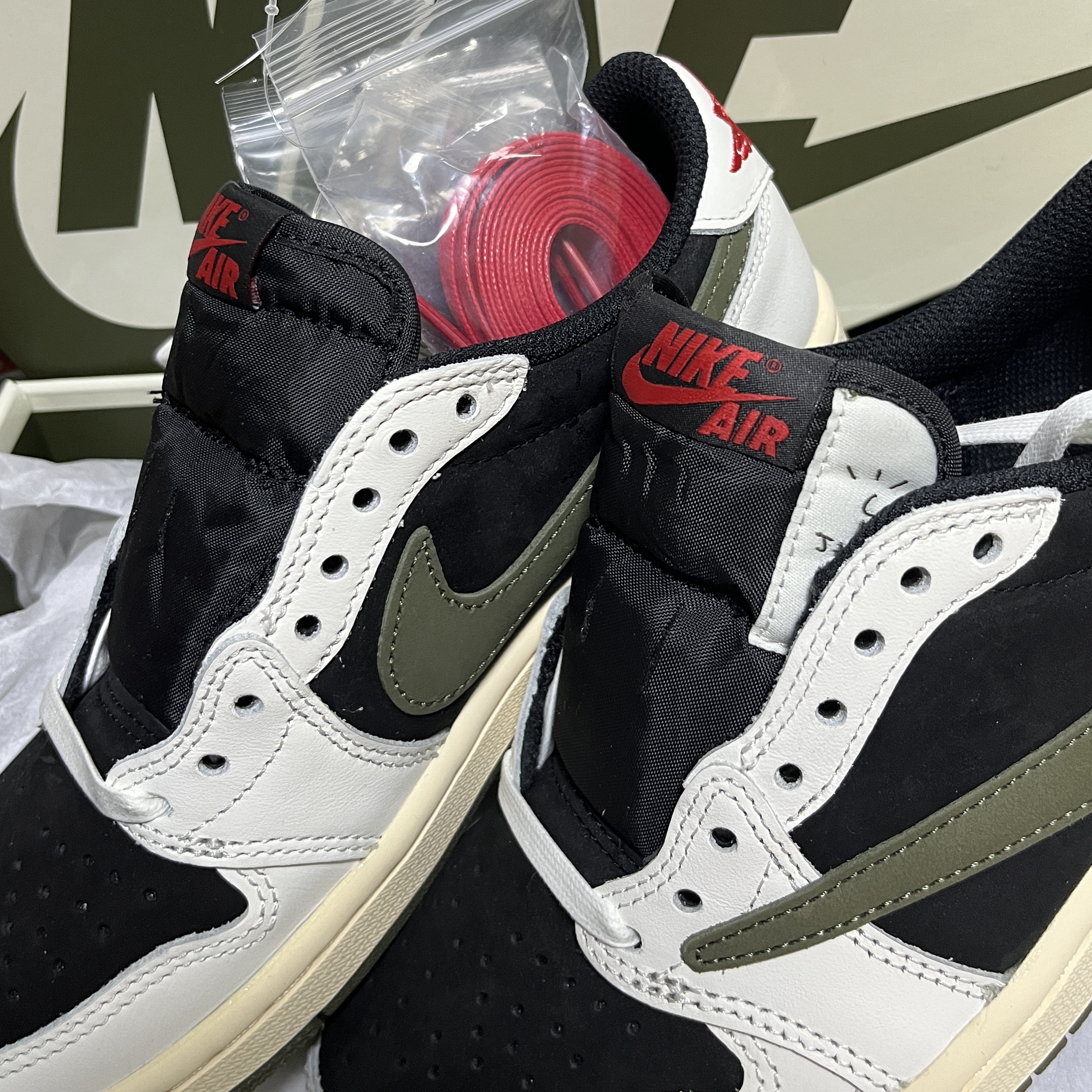(W) Jordan 1 x Travis Scott Retro Low OG SP Medium Olive 착용 스타일