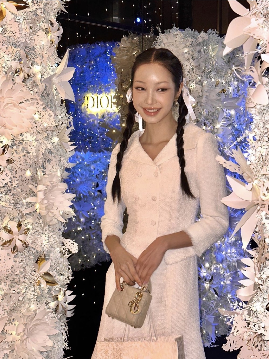 Dior Small Lady Bag My ABCDior Cannage Lambskin Caramel Beige 착용 스타일