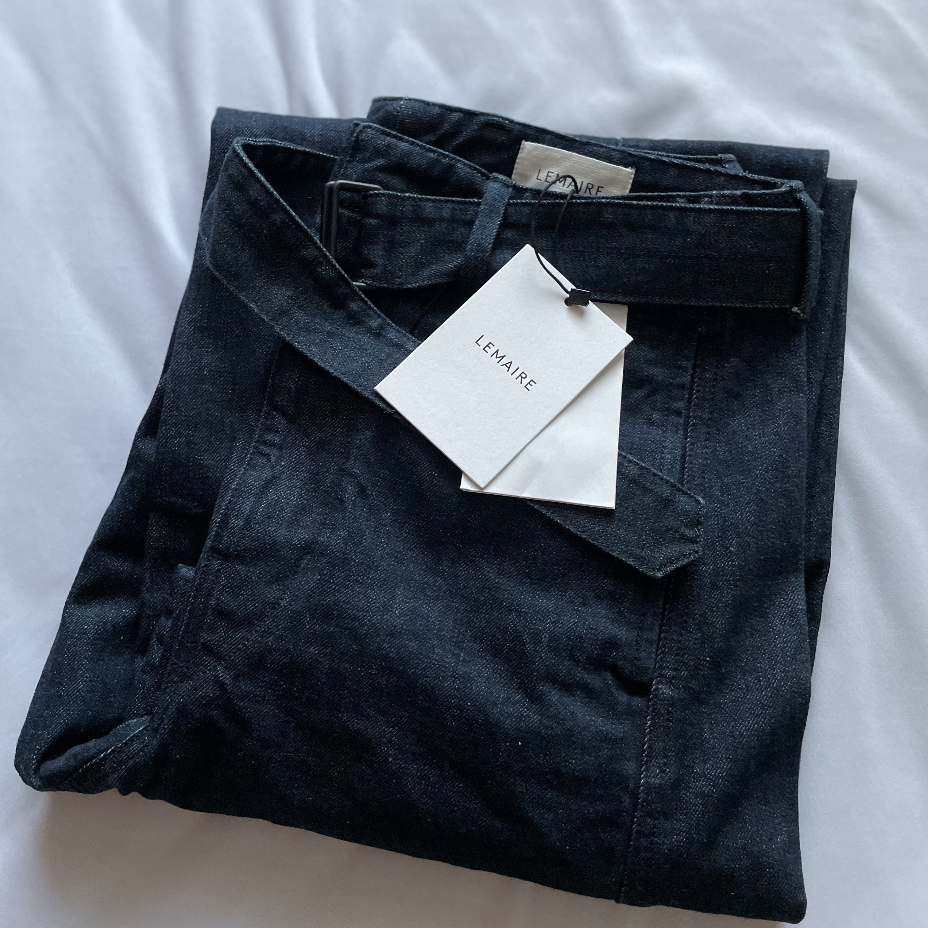 Lemaire Twisted Belted Pants Denim Indigo 착용 스타일 - 2
