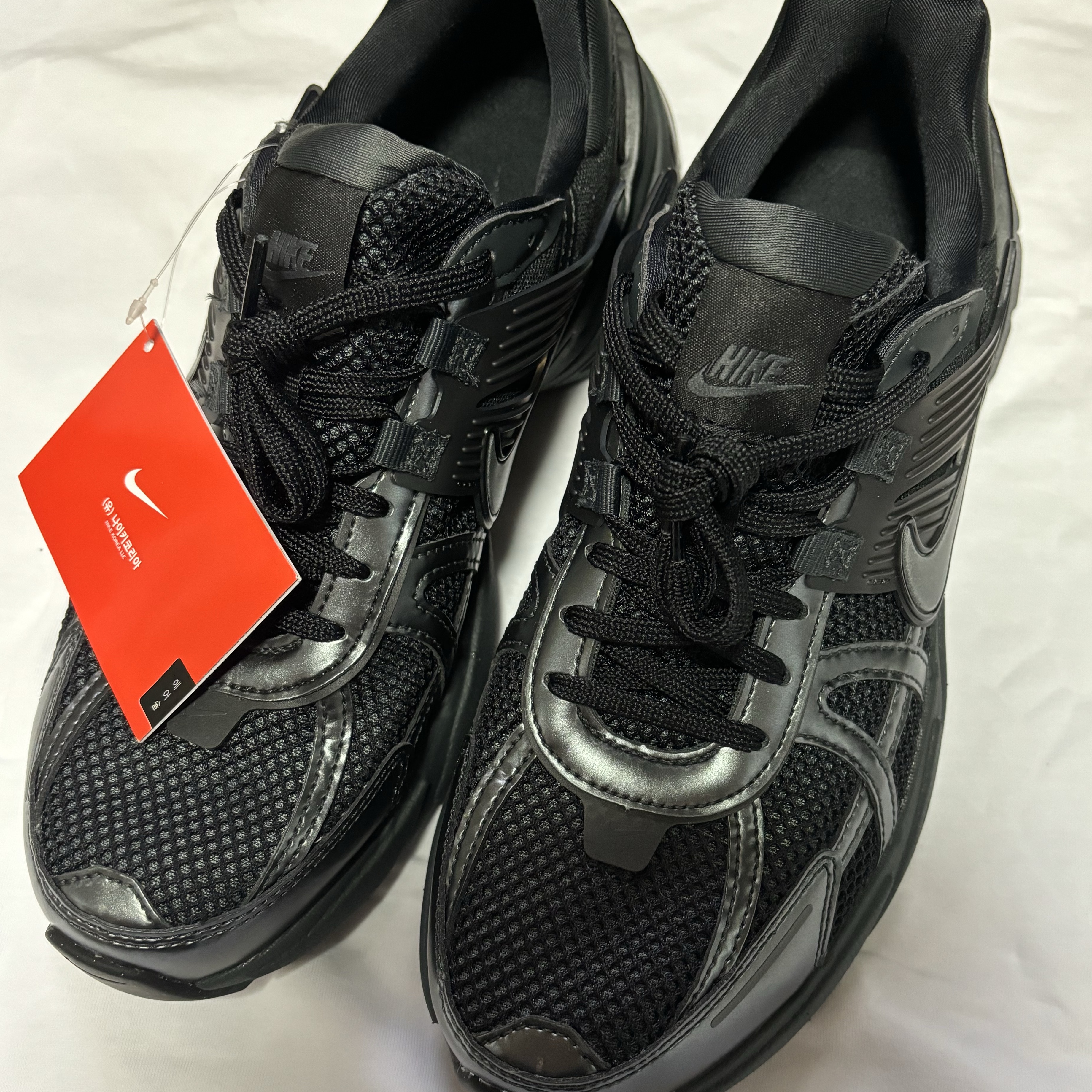 Nike V2K Run Black Anthracite 착용 스타일