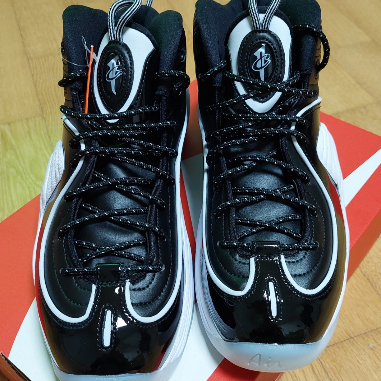Nike Air Penny II Football Grey 착용 스타일 - 2
