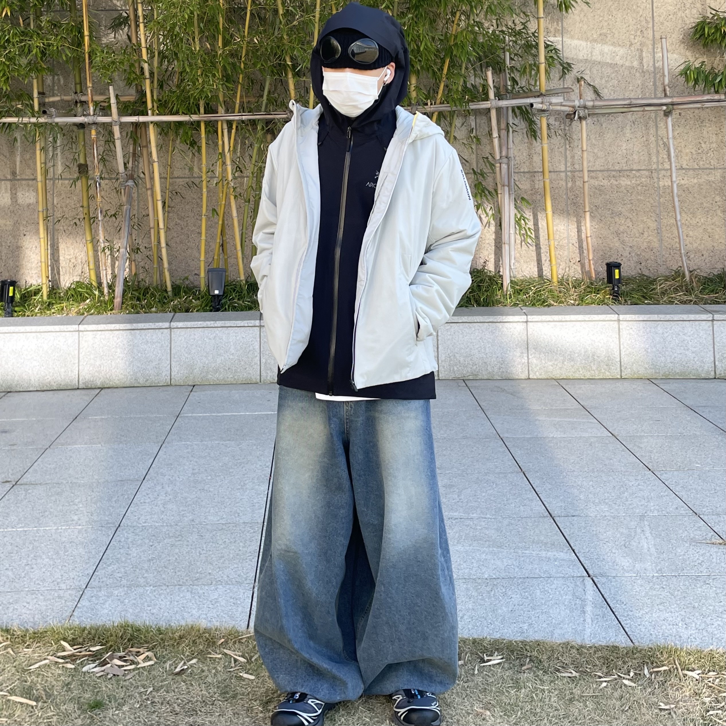 Salomon Modisay Jacket Light Grey, Salomon XT-6 Gore-Tex Black Ebony 착용 스타일 - 1
