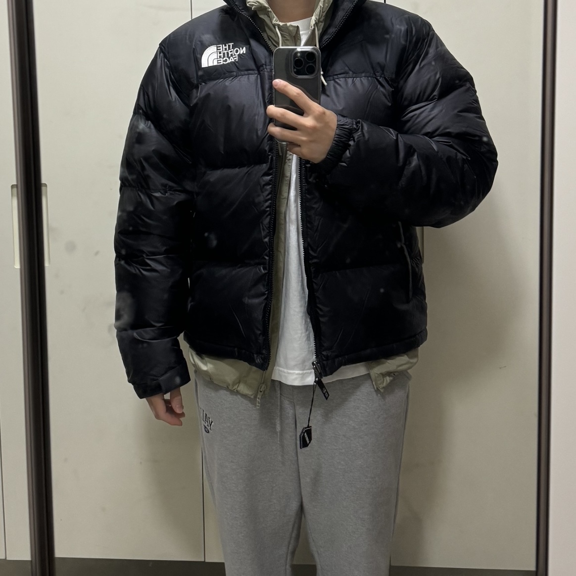 The North Face 1996 Eco Nuptse Jacket Black 착용 스타일