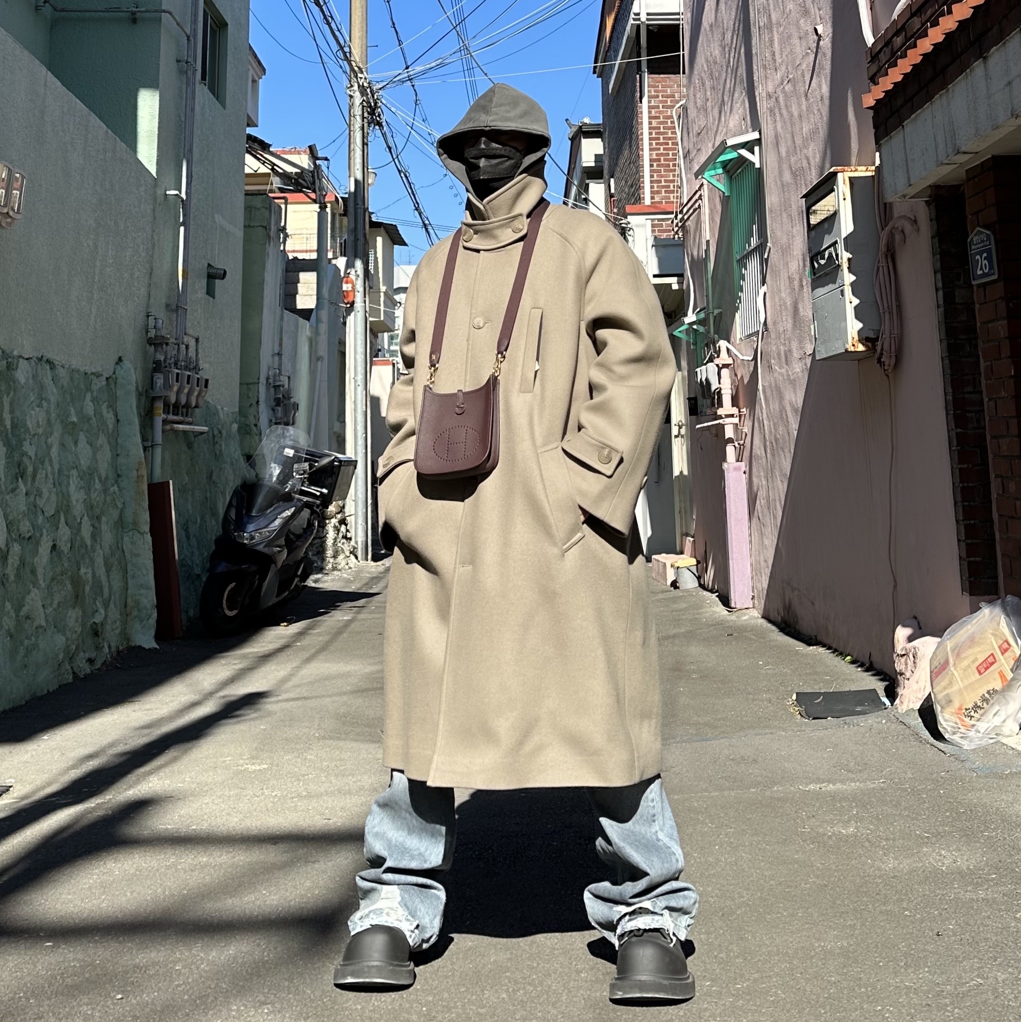 Undermycar Majanne Multi Button Oversized Wool Coat Kelp - 22FW, Hermes Evelyne 16 Amazone Bag Maurice & Gold Cacao 착용 스타일