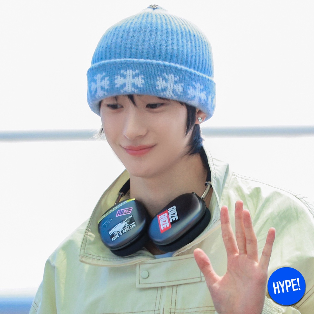 Chrome Hearts Big Daddy Cashmere Beanie Black, Chrome Hearts Big Daddy Cashmere Beanie Light Blue White 착용 스타일 - 4