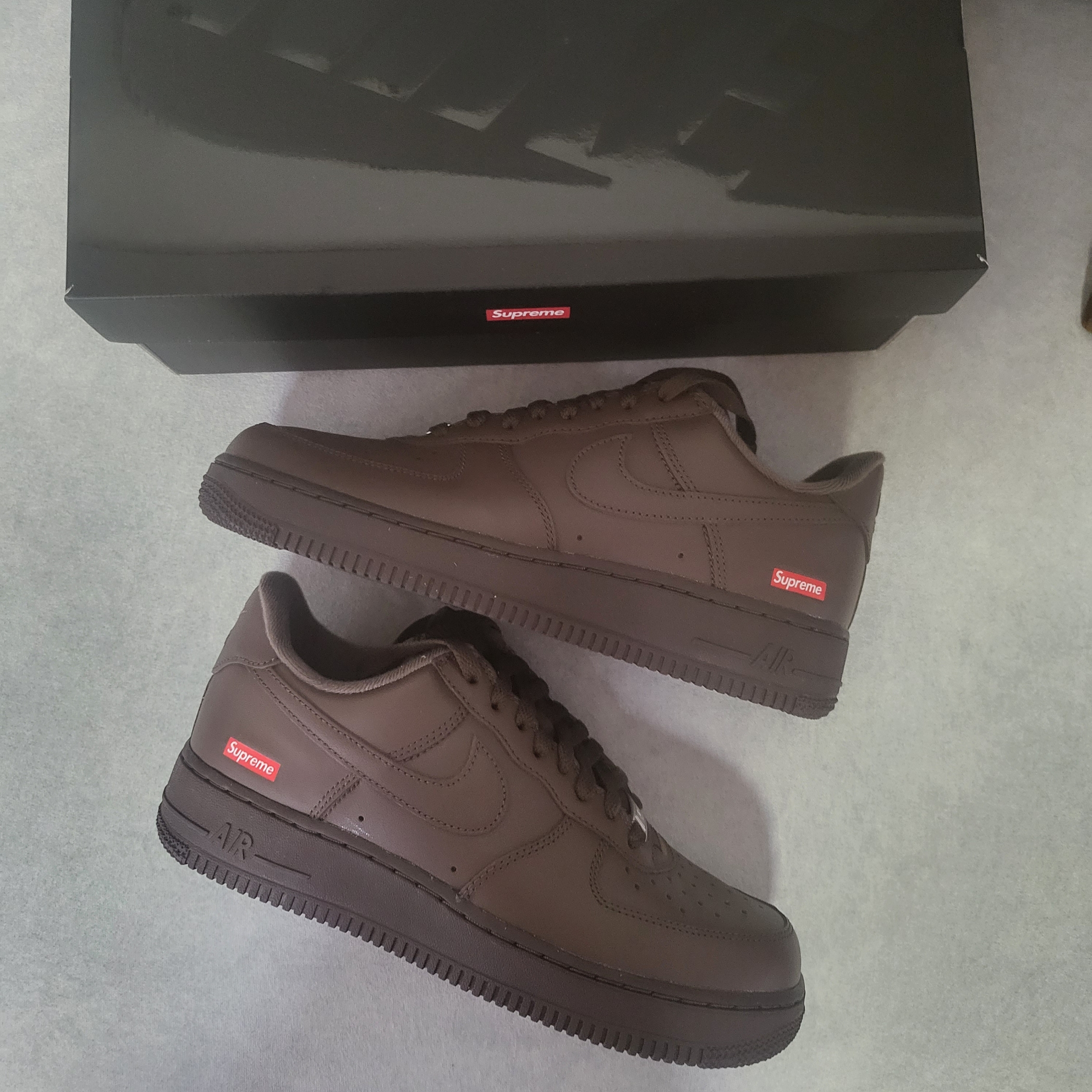 Nike x Supreme Air Force 1 Low Baroque Brown 착용 스타일