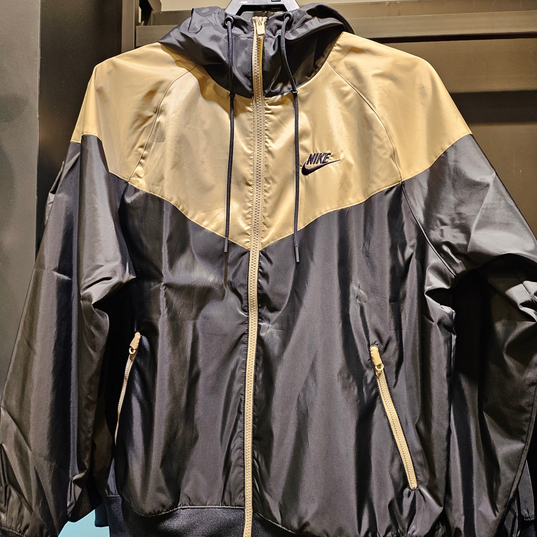 Nike NSW Windrunner Hooded Jacket Black Khaki - Asia, Nike Air Force 1 '07 Black White 착용 스타일 - 1