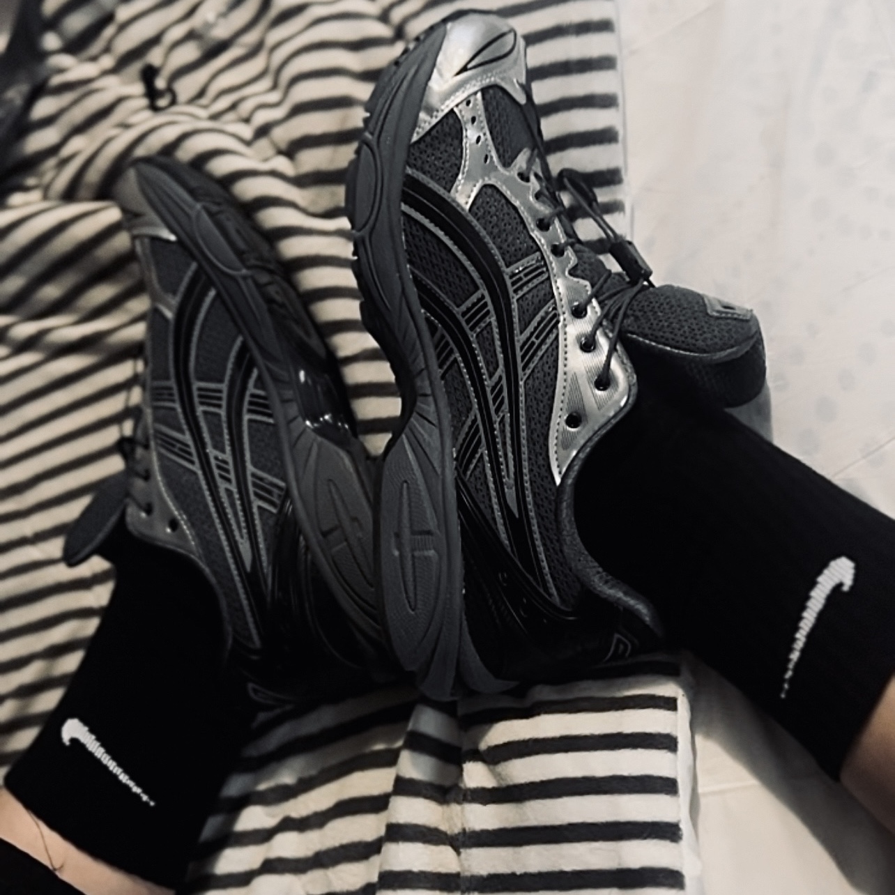 Asics x Unaffected Gel-Kayano 14 Silver Moon 착용 스타일