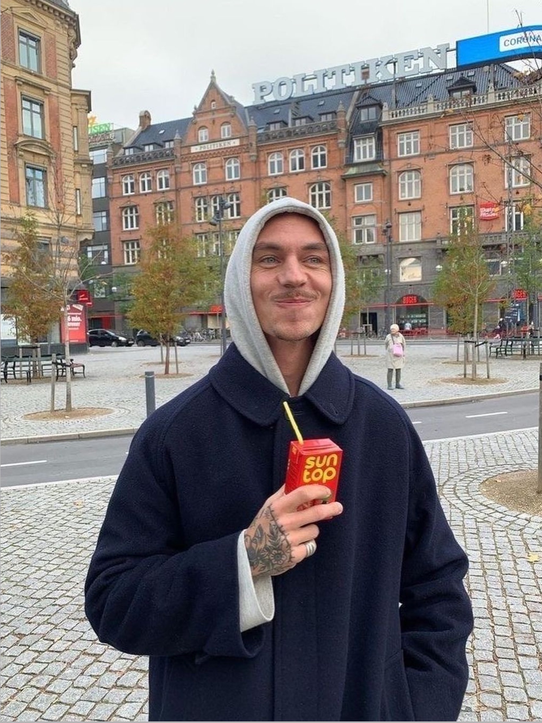Supreme x Burberry Box Logo Hooded Sweatshirt Black - 22SS, Nike x Drake Nocta Cardinal Stock Essential Hoodie Grey - Asia 착용 스타일 - 3