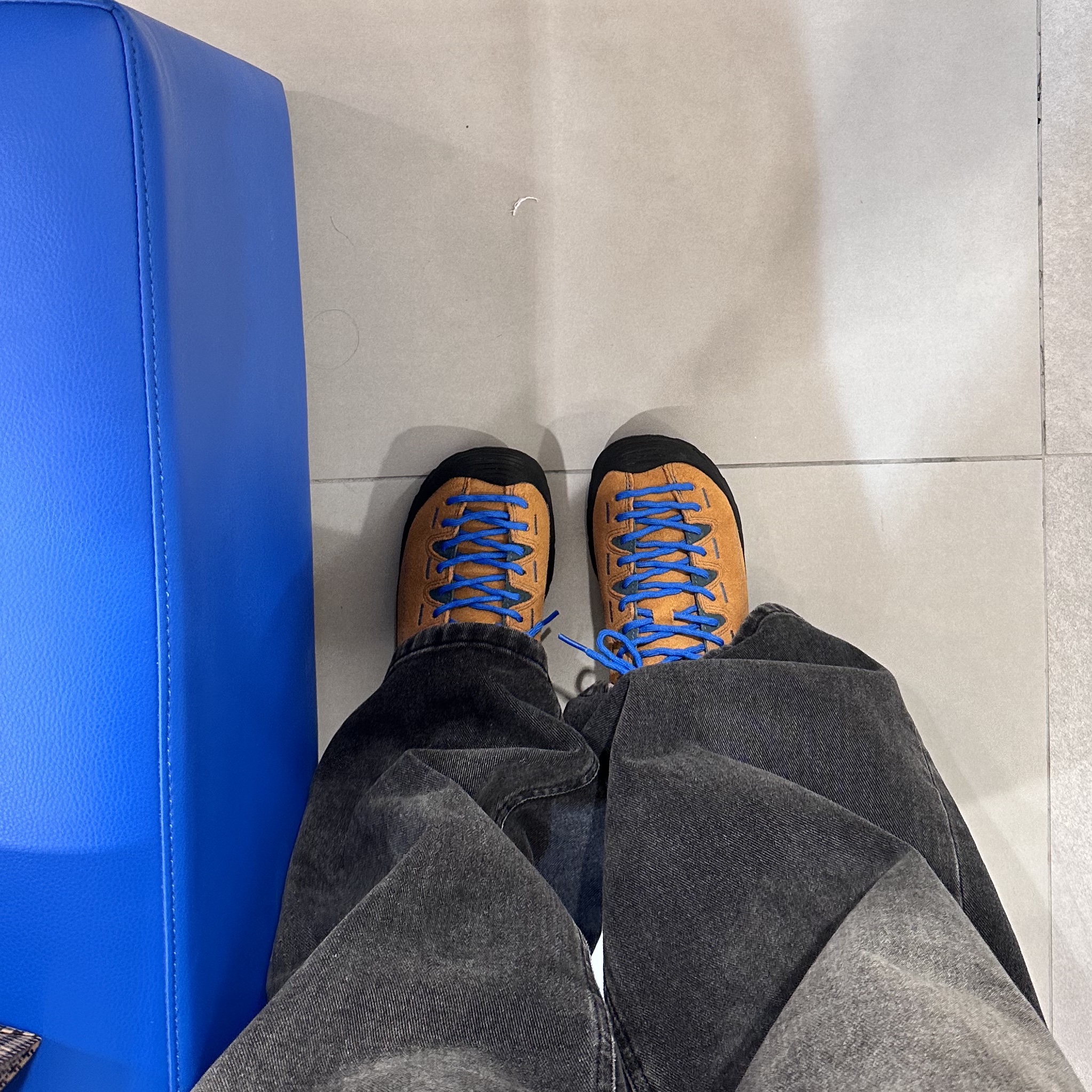 (W) Keen Jasper Suede Sneakers Camel ์ฐฉ์ฉ ์คํ์ผ - 1