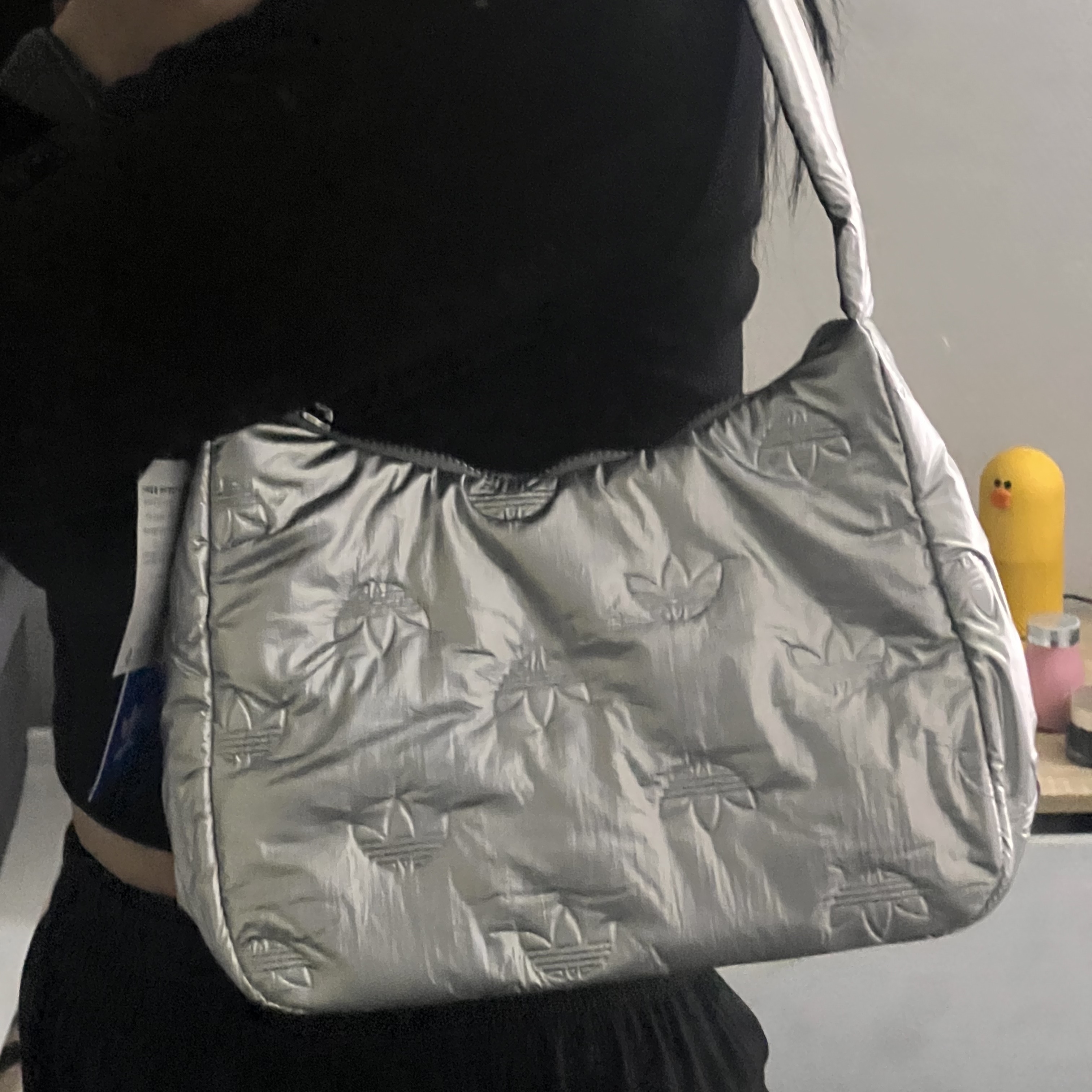 Adidas Puffy Satin Mini Shoulder Bag Silver Metallic 착용 스타일