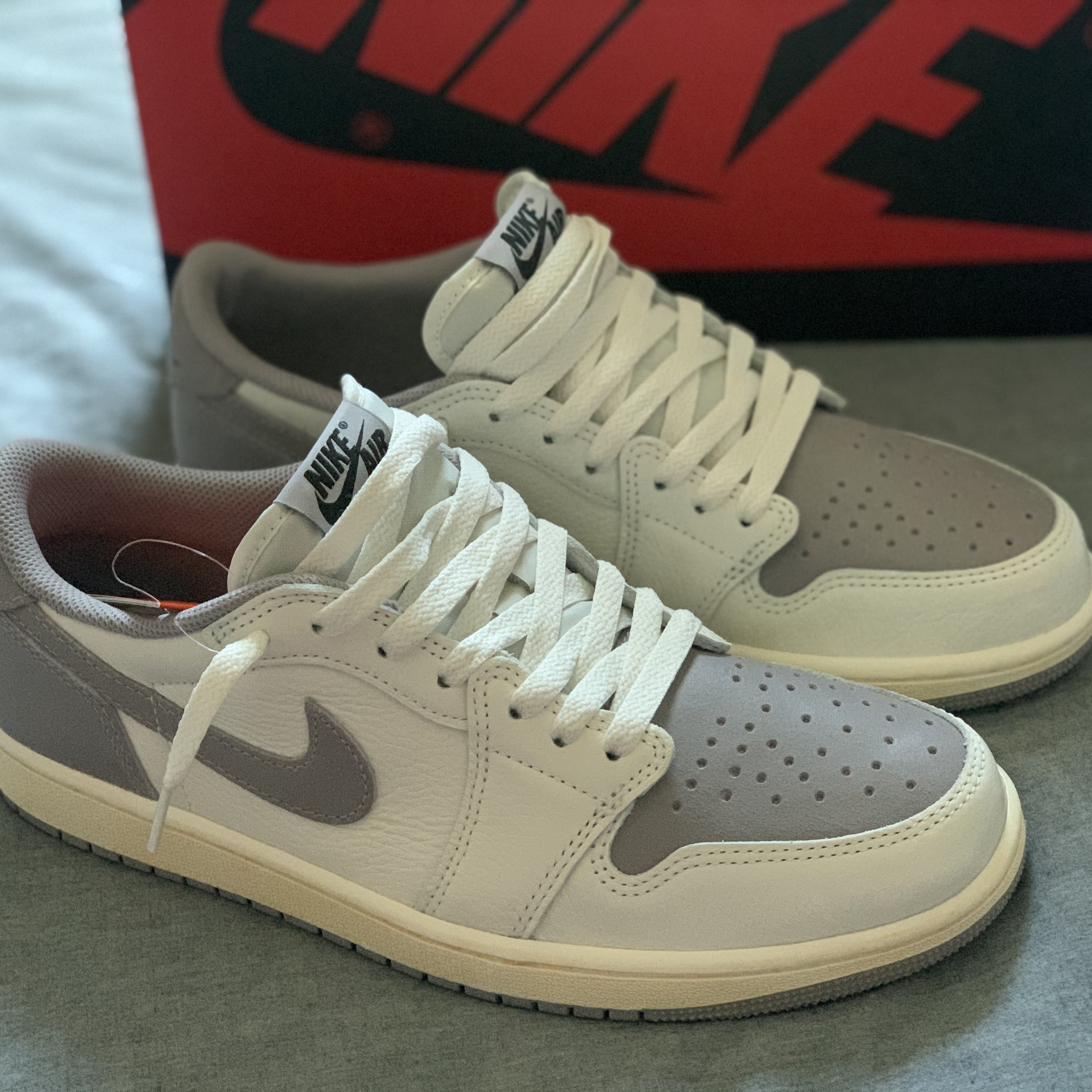 Jordan 1 Retro Low OG Atmosphere Grey 착용 스타일