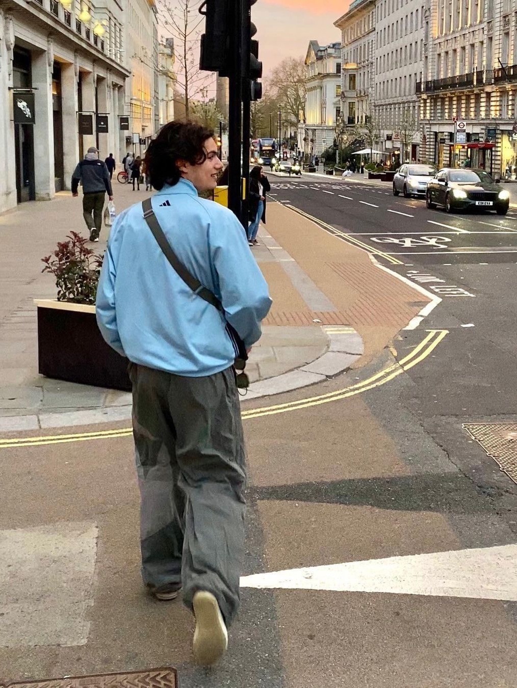 Adidas Beckenbauer Track Top Ambient Sky - KR Sizing, Maison Kitsune Dressed Fox Patch Relaxed Cardigan Pale Blue 착용 스타일 - 2