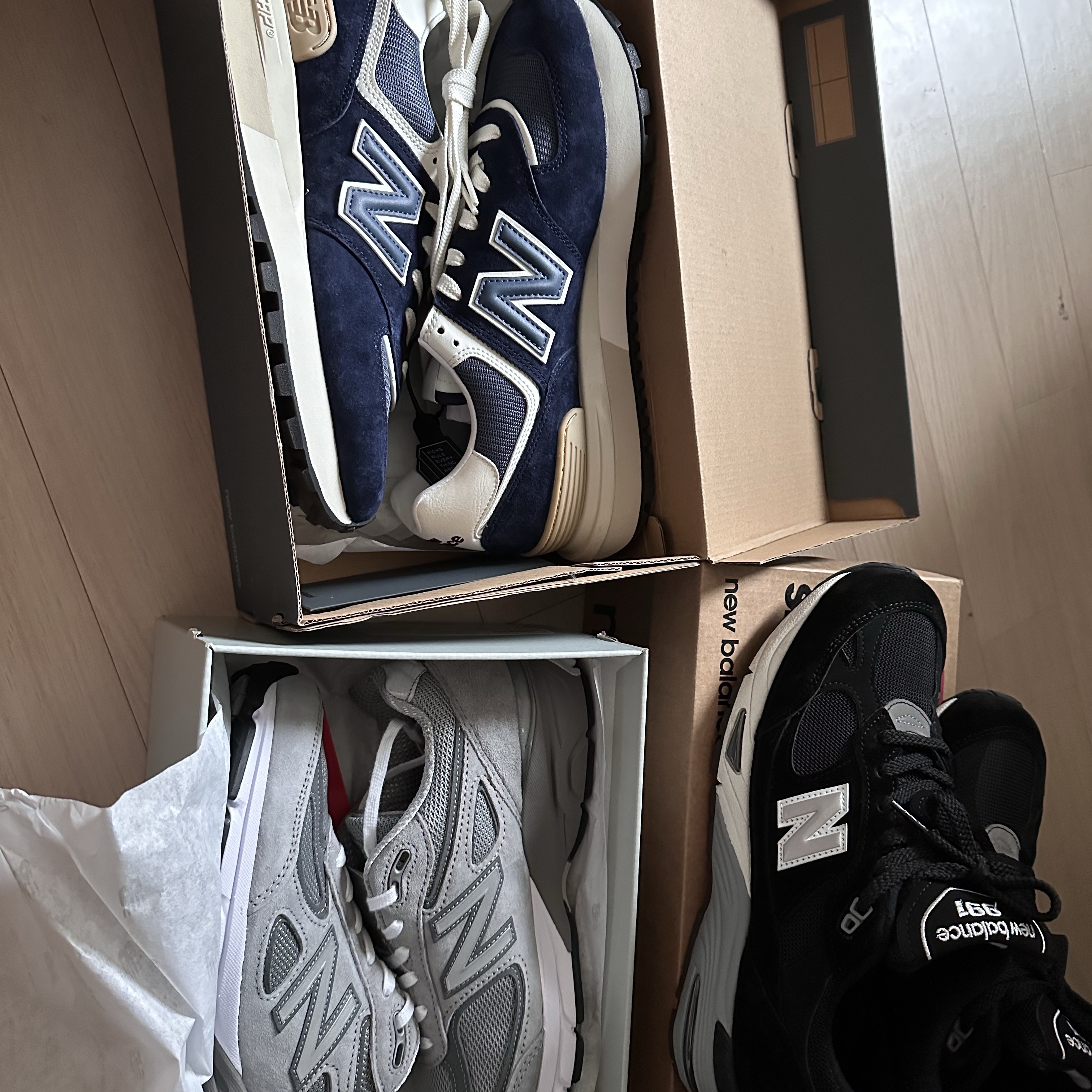 New Balance 574 Legacy Navy, New Balance 990v4 Made in USA Grey Silver 착용 스타일