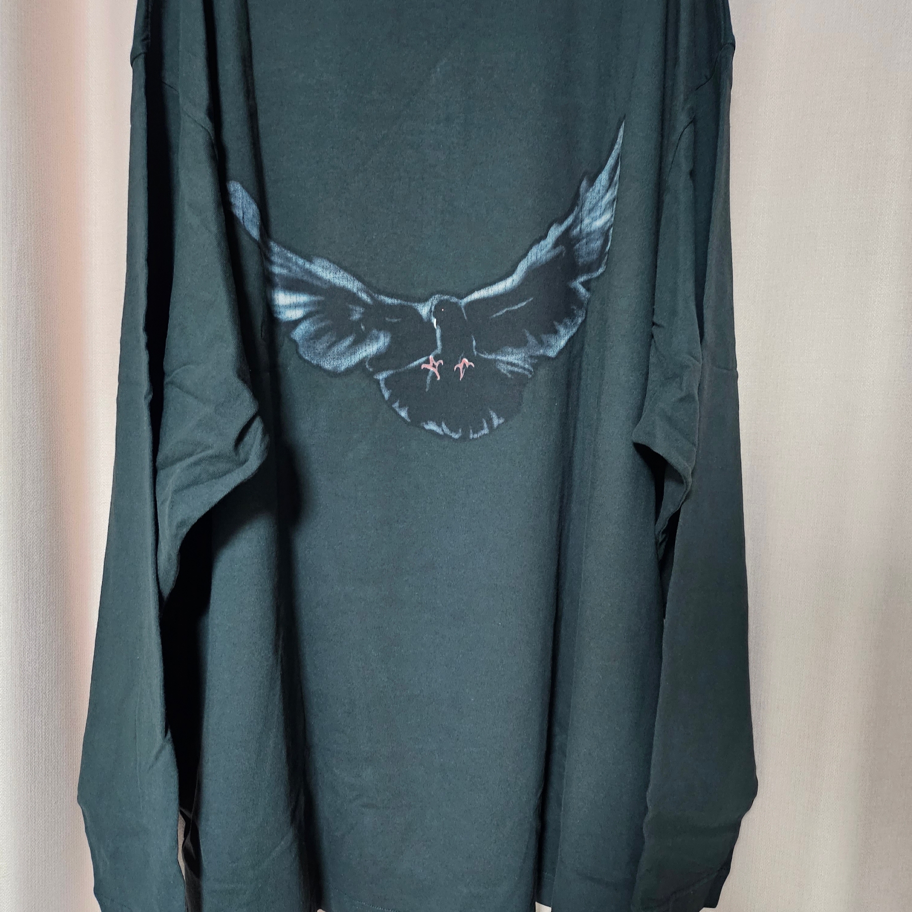 Yeezy Gap Engineered By Balenciaga Dove Long Sleeve T-Shirt Black 착용 스타일