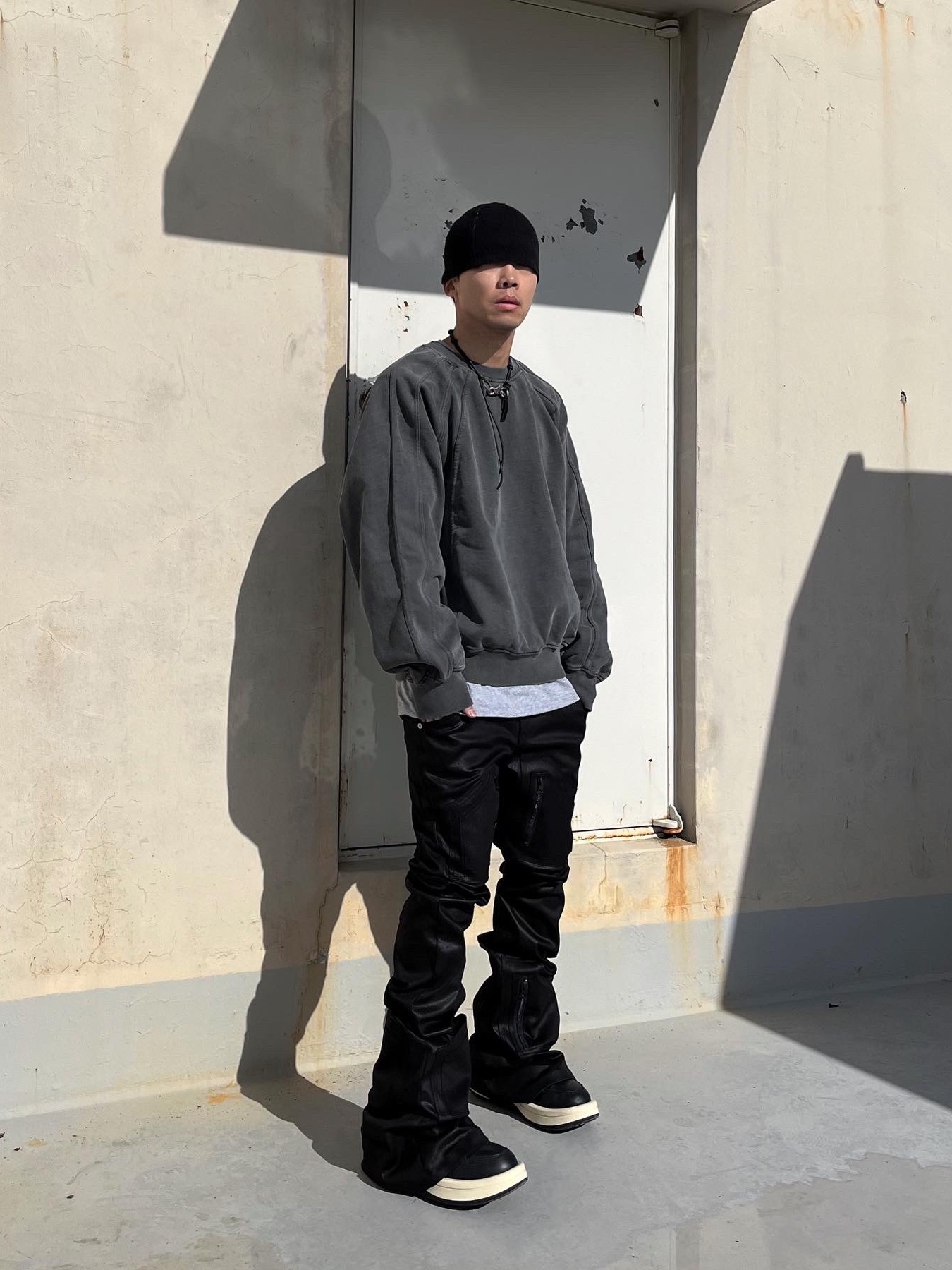 Converse x Drkshdw Turbowpn Black Cream, Our Legacy Ladon Leather Keychain Black 착용 스타일
