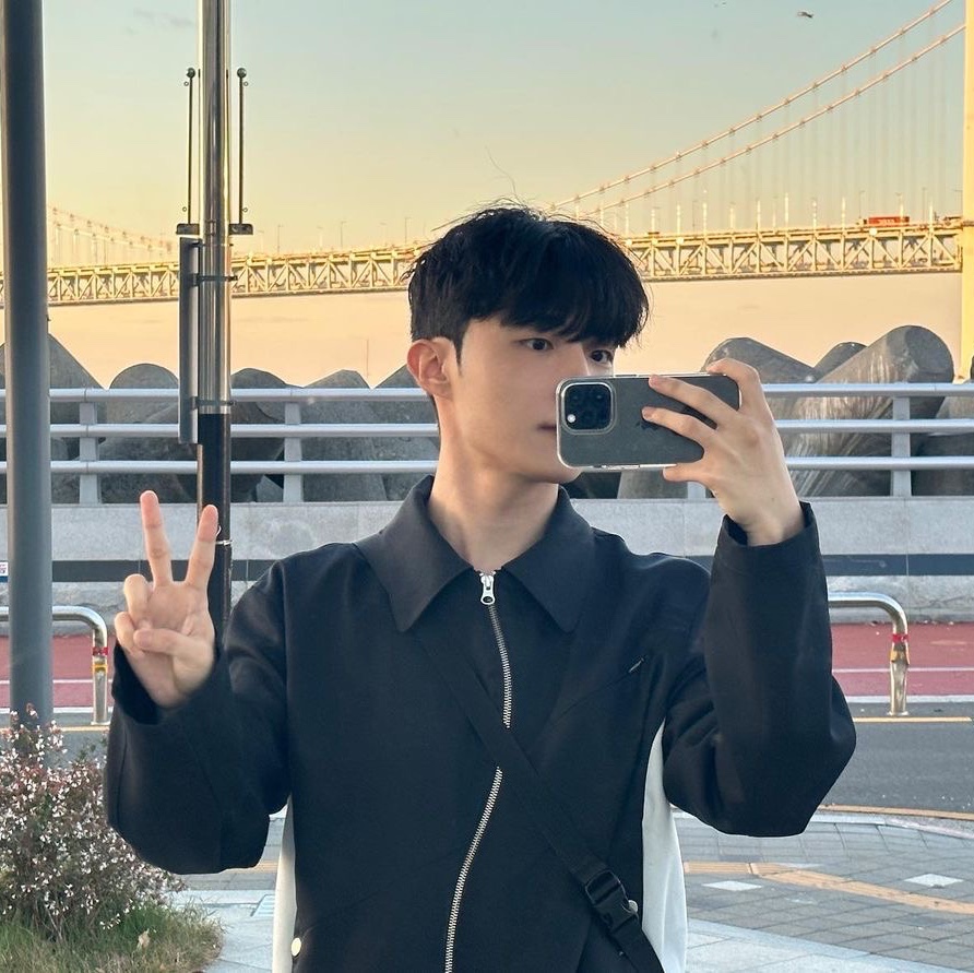 Curated Parade River Jacket Navy 착용 스타일