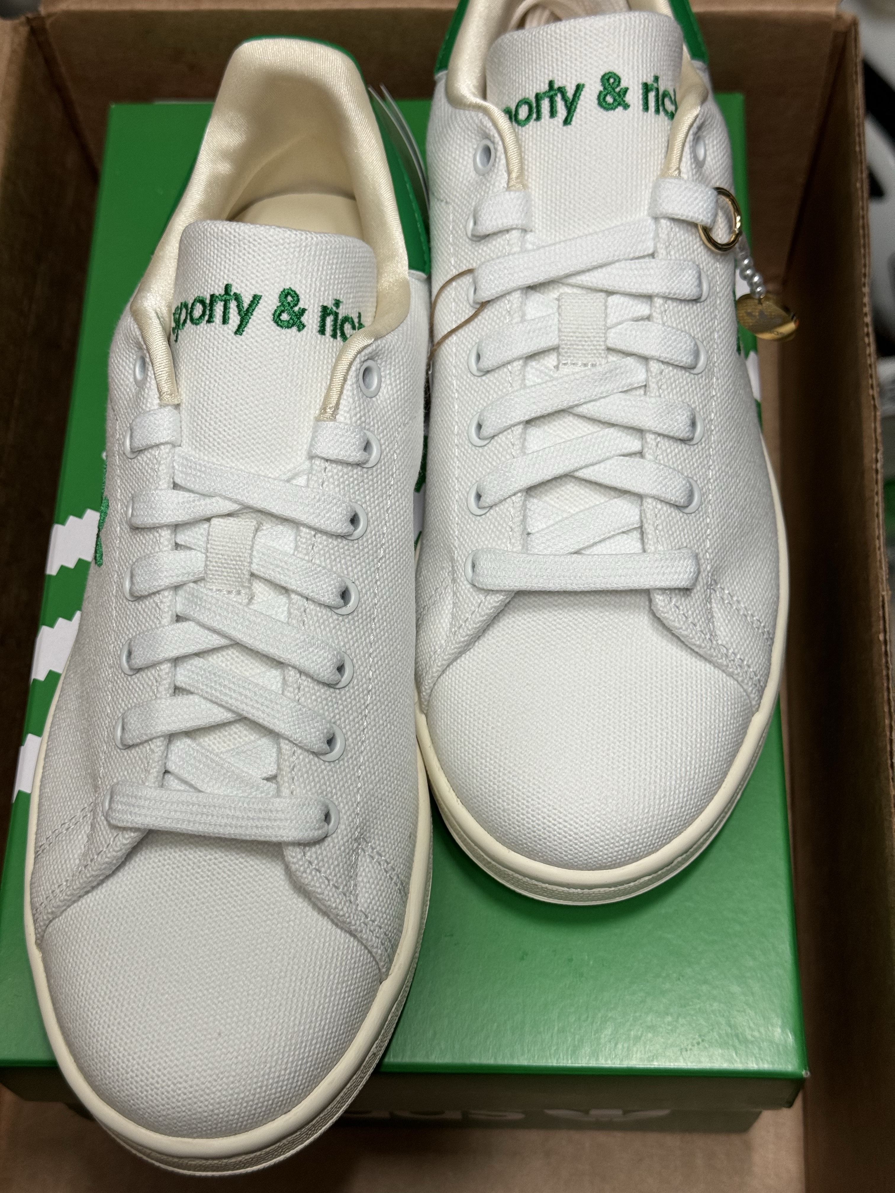 Adidas x Wales Bonner Nylon Samba Fox Brown Sandy Beige, Adidas x Sporty & Rich Stan Smith White Green 착용 스타일 - 5