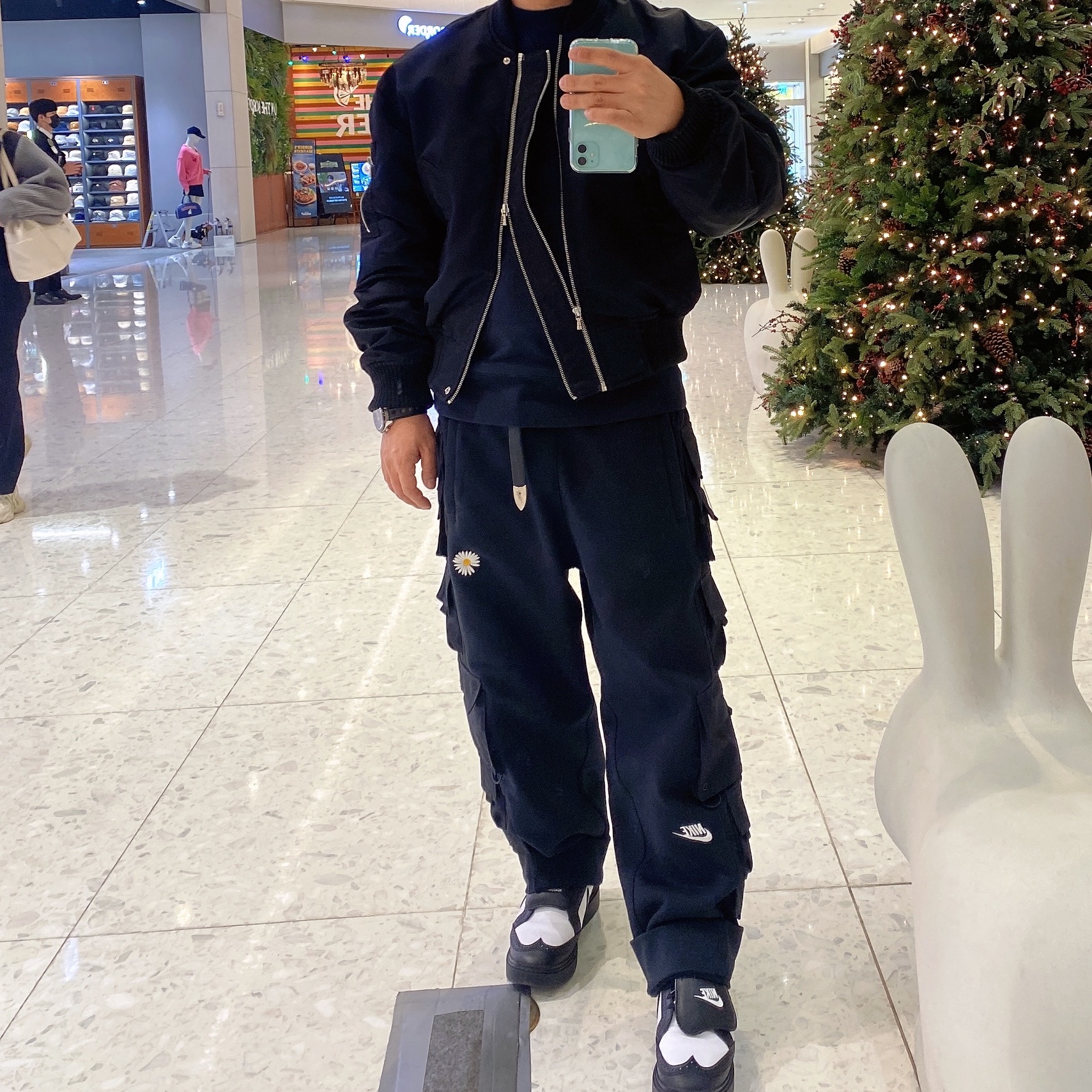 [KREAM 단독] STU Double Way Short Bomber Black 착용 스타일