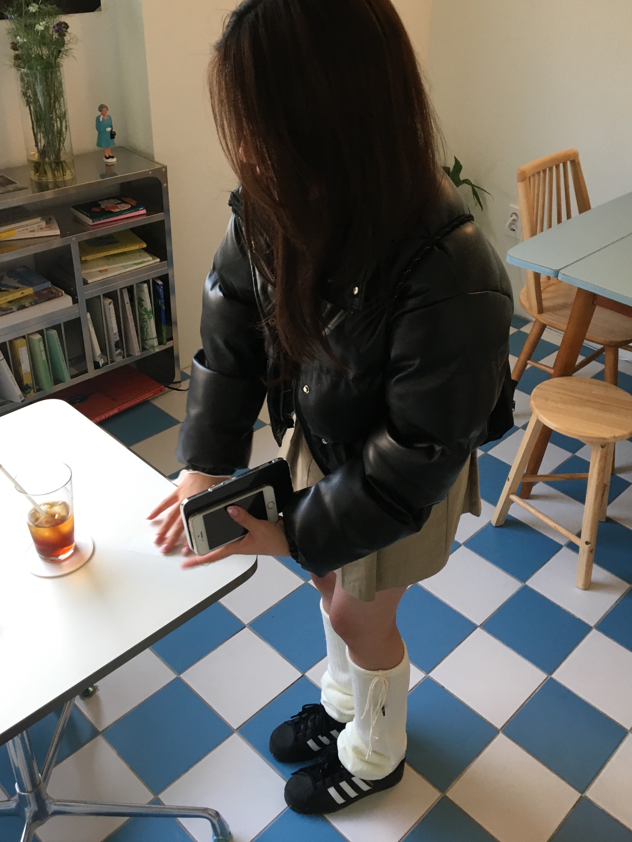 (J) Adidas Superstar Black White 착용 스타일 - 3