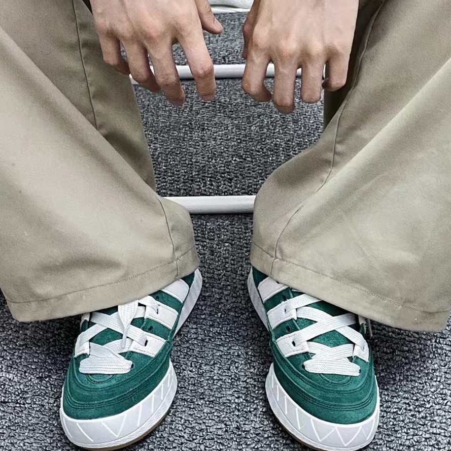 Adidas Adimatic Mid Collegiate Green 착용 스타일