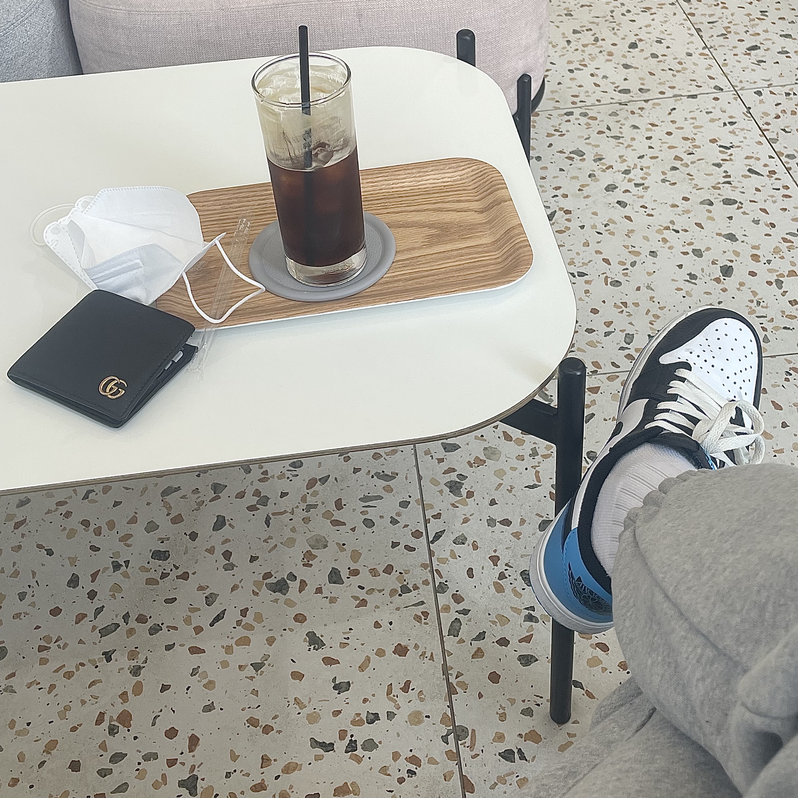 Jordan 1 Retro Low OG Black and Dark Powder Blue 착용 스타일