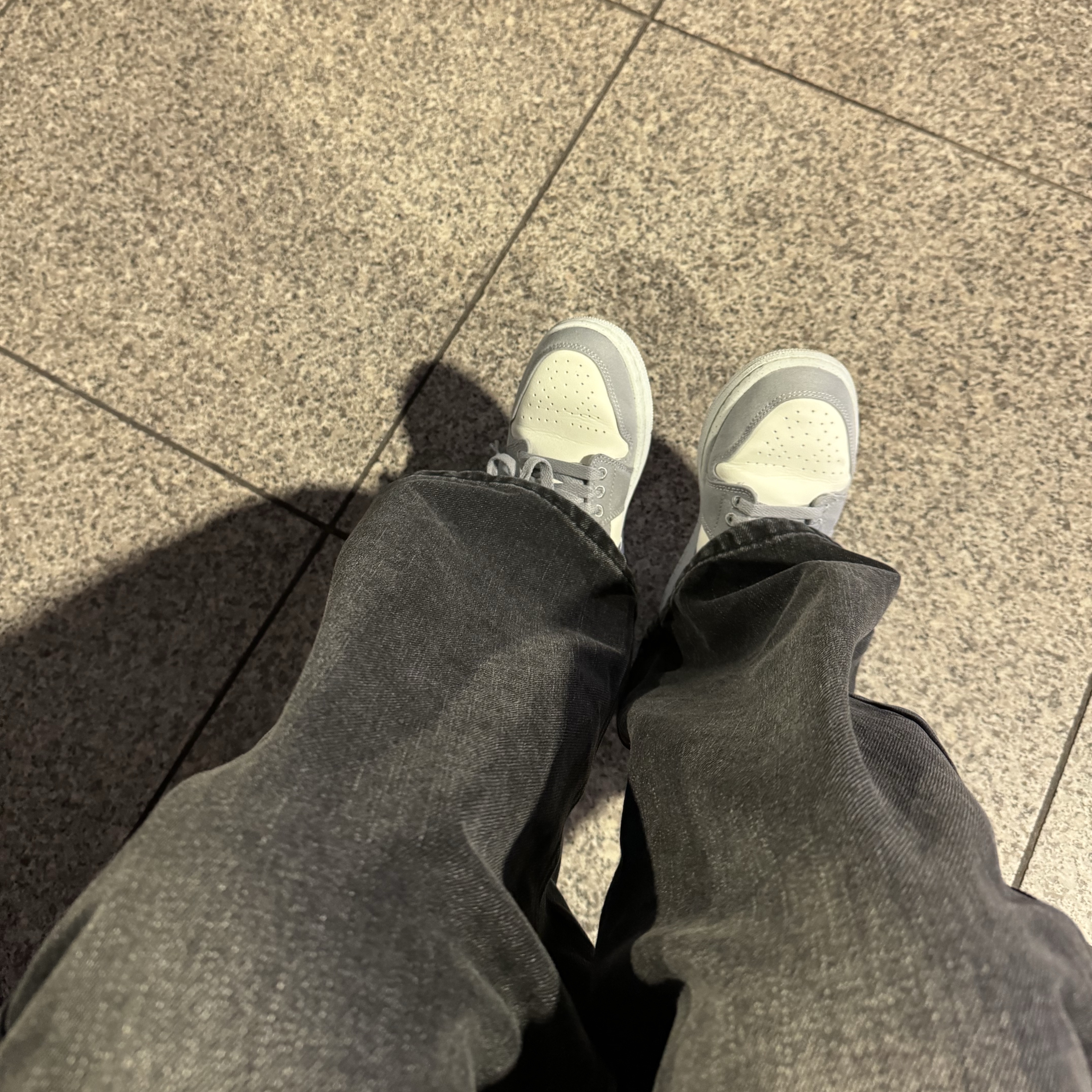 (W) Jordan 1 Low SE Light Steel Grey 착용 스타일 - 1