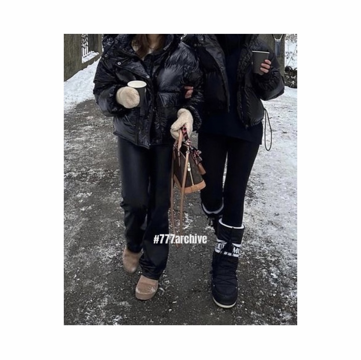 (W) Moon Boot Icon Nylon Boots Black, (W) Moon Boot Icon Low Nylon Boots Cream 착용 스타일 - 3