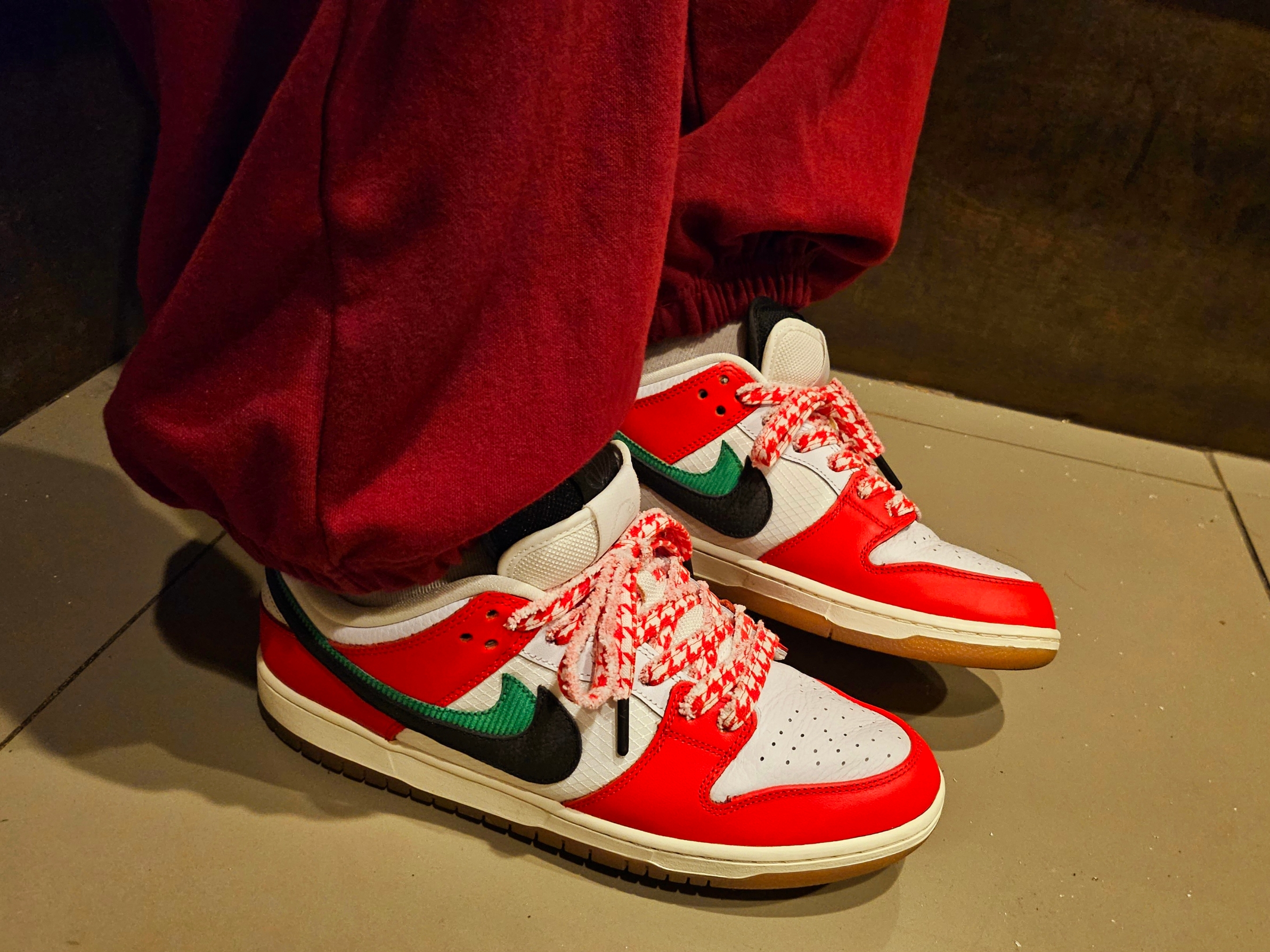 Nike x Frame Skate SB Dunk Low Pro Habibi 착용 스타일 - 3