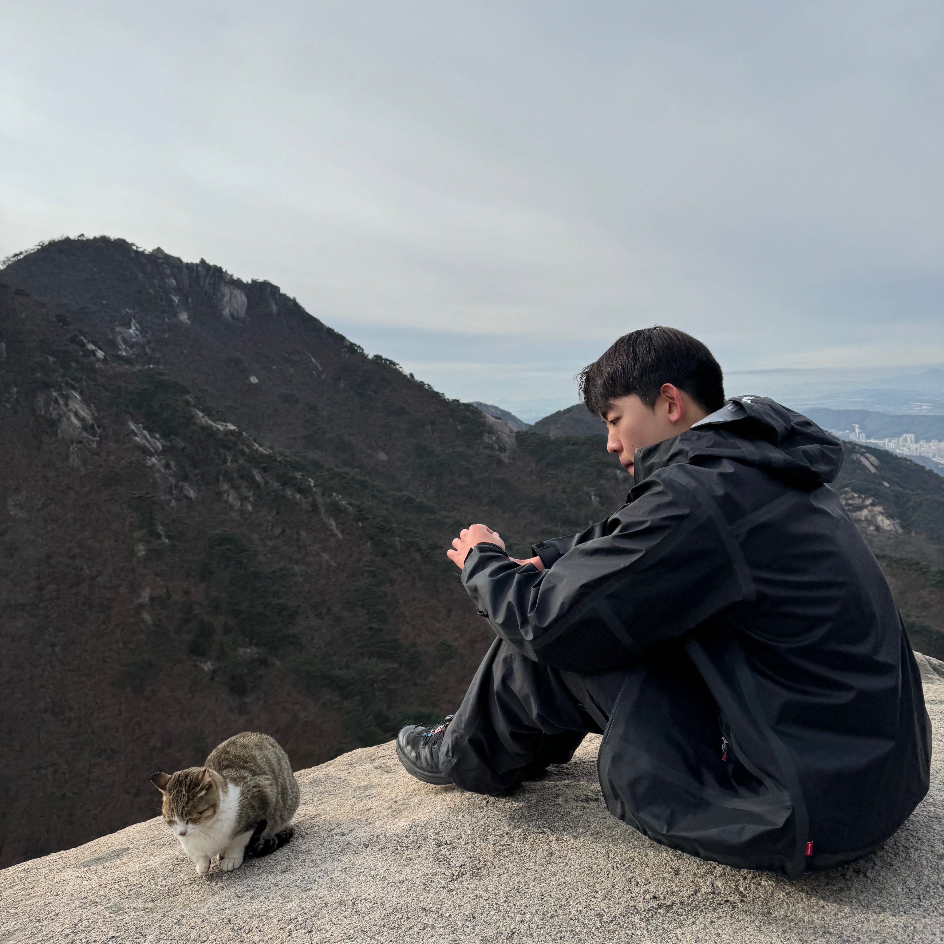 Supreme x The North Face Summit Series Outer Tape Seam Jacket Black - 21SS 착용 스타일 - 4