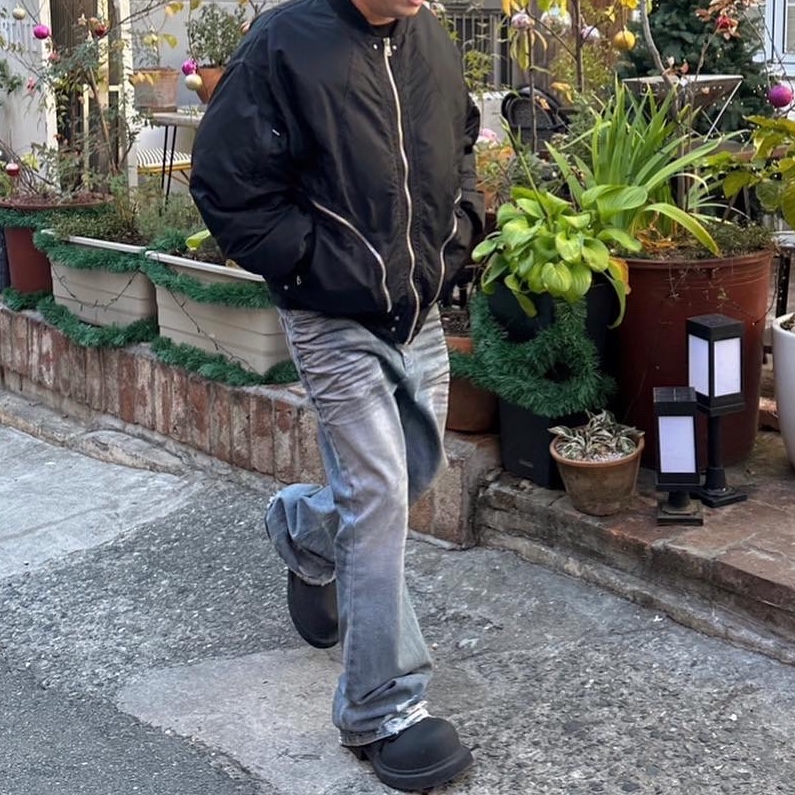 Balenciaga Steroid Derby Black, Project G/R Flare Jeans Blue 착용 스타일 - 2
