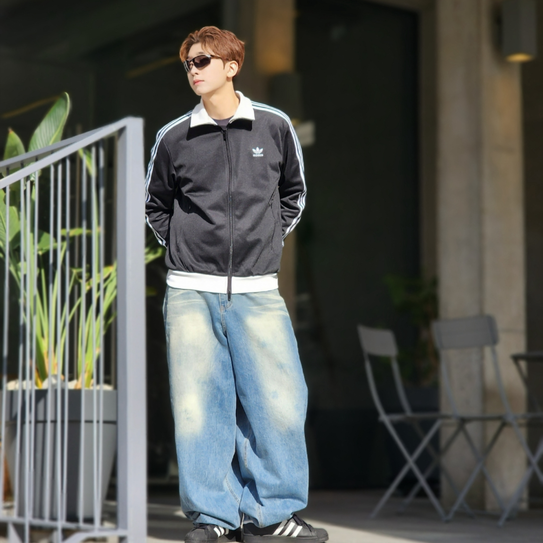 Adidas Superstar Core Black White, Adidas Adicolor Classics Beckenbauer Track Jacket Black - KR Sizing 착용 스타일 - 1