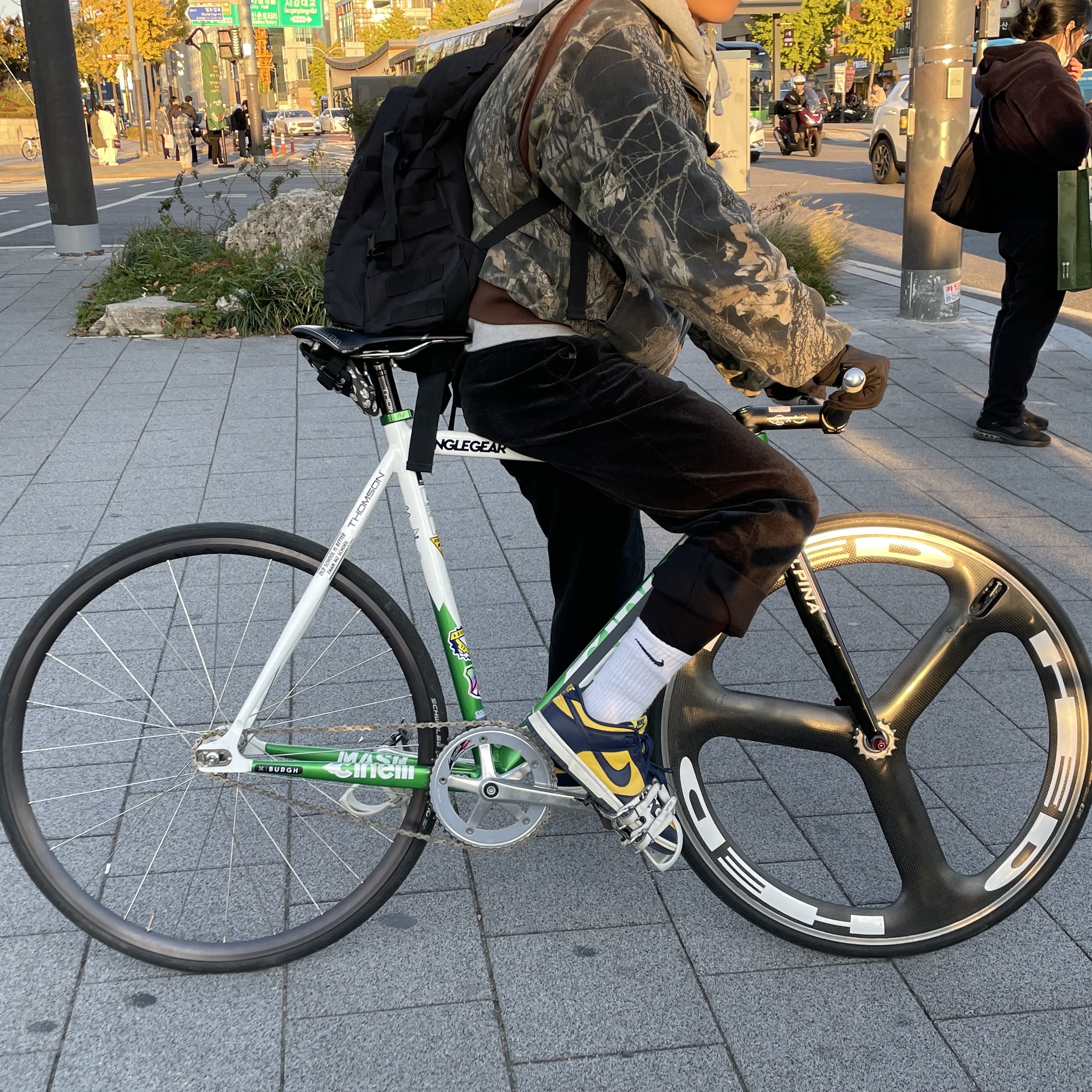 Nike Dunk Low Retro Varsity Maize 착용 스타일 - 1