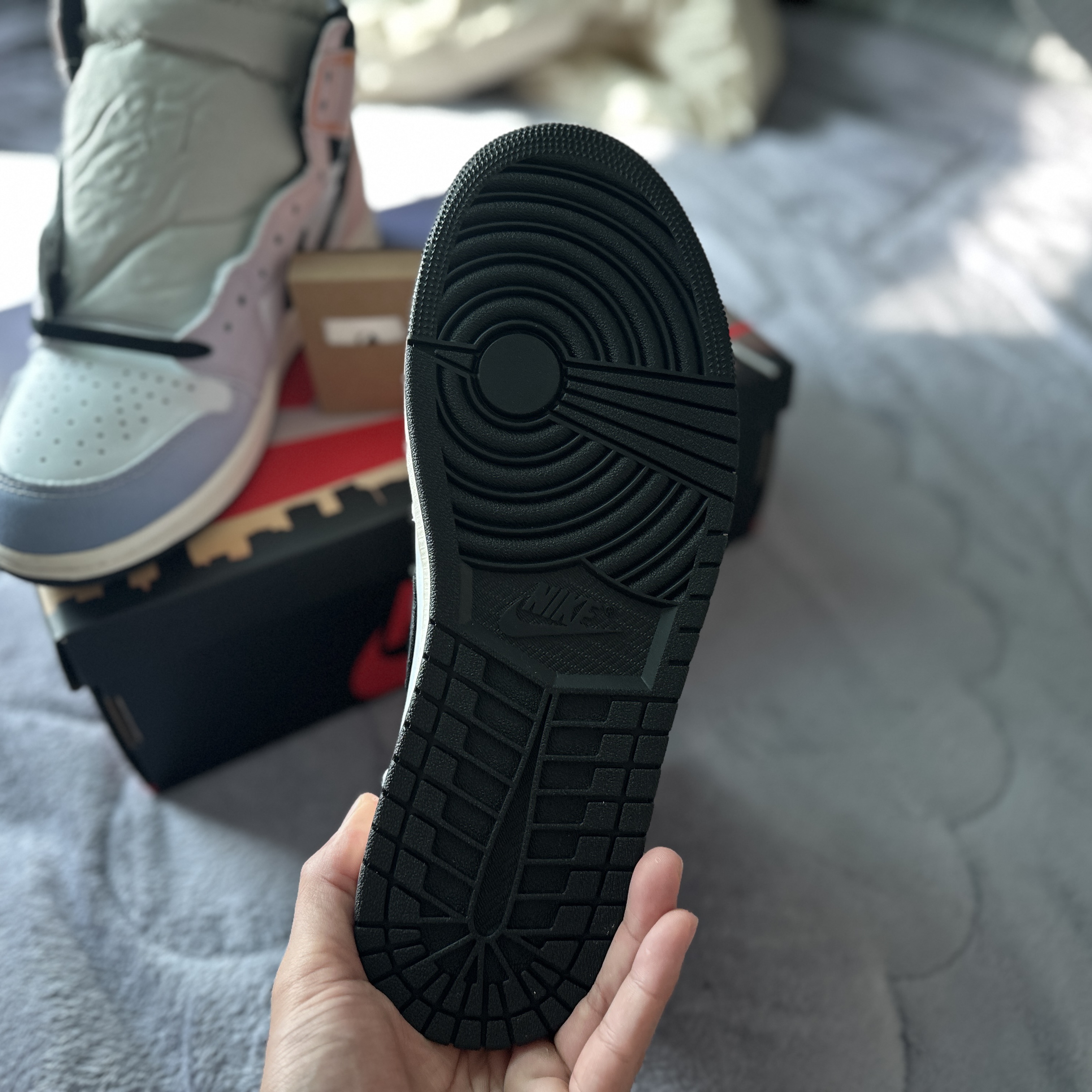 Jordan 1 Retro High OG Multi Color 착용 스타일 - 4