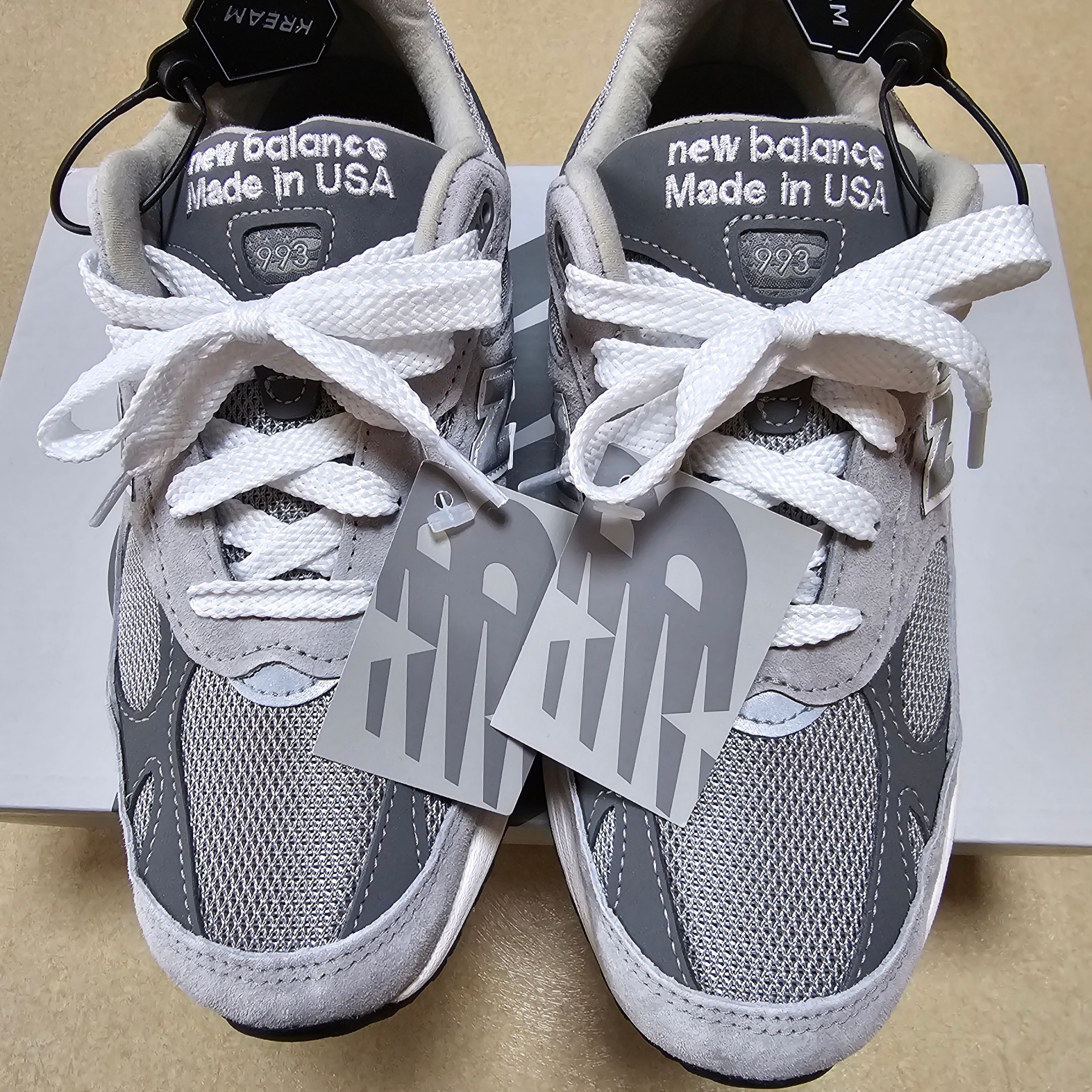 (W) New Balance 993 Made in USA Grey - B Standard 착용 스타일