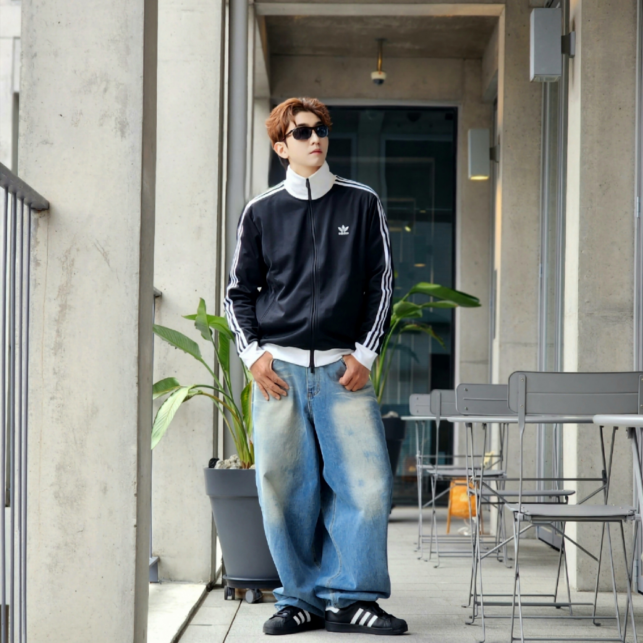 Adidas Superstar Core Black White, Adidas Adicolor Classics Beckenbauer Track Jacket Black - KR Sizing 착용 스타일 - 5