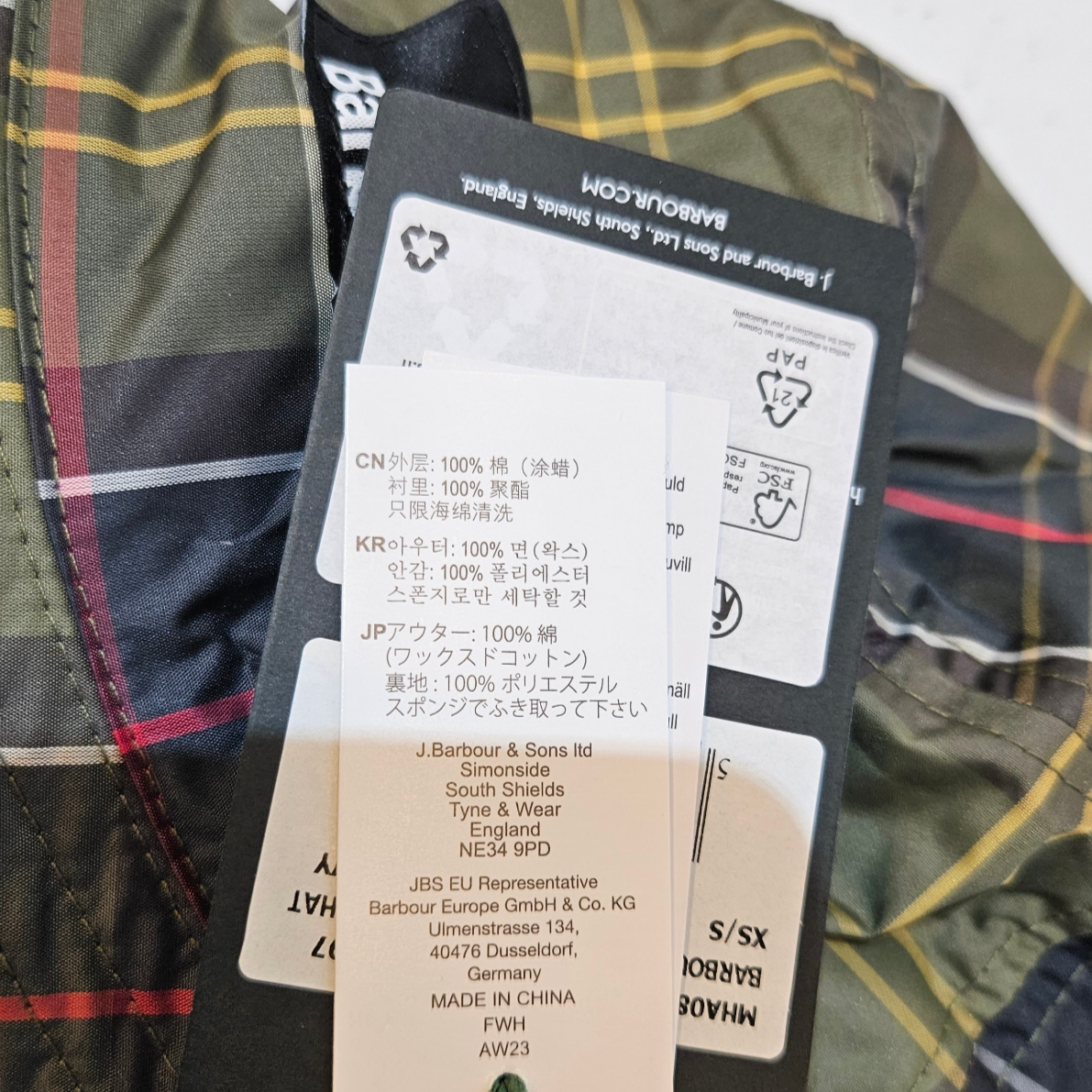 Barbour x Maison Kitsune Beaufort Fox Crewneck Green, Barbour x Maison Kitsune Beaufort Fox Crewneck Black 착용 스타일 - 5
